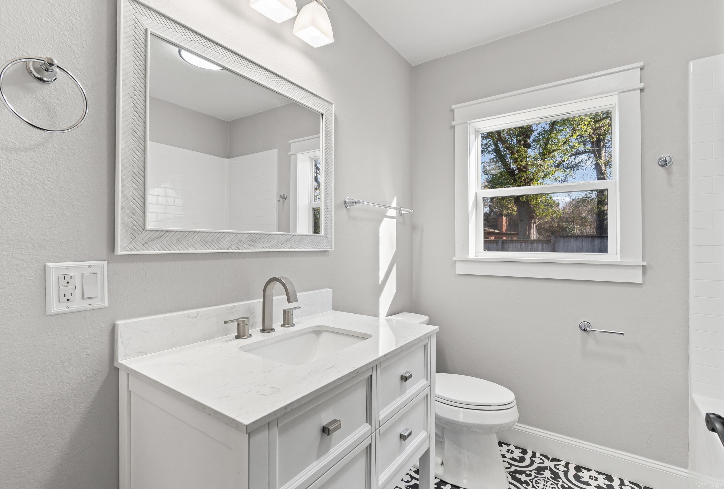 410 N 2nd  Augusta, AR