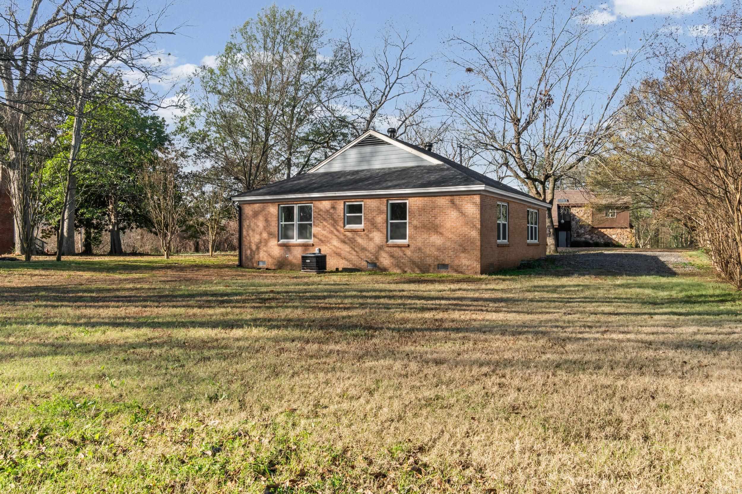 410 N 2nd  Augusta, AR