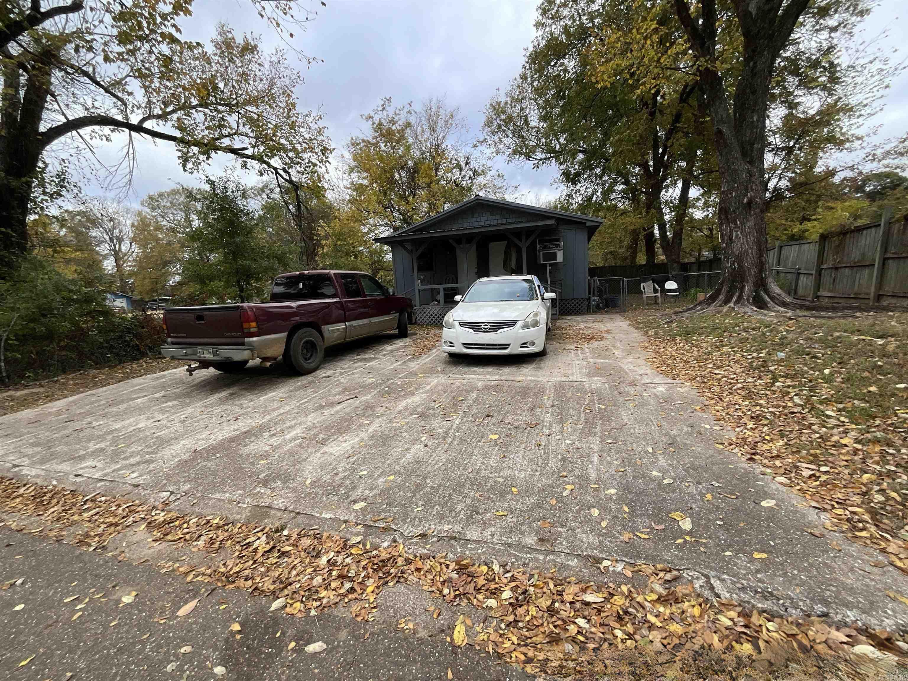 2215 E 11th St 2217 E 11th St Texarkana, AR