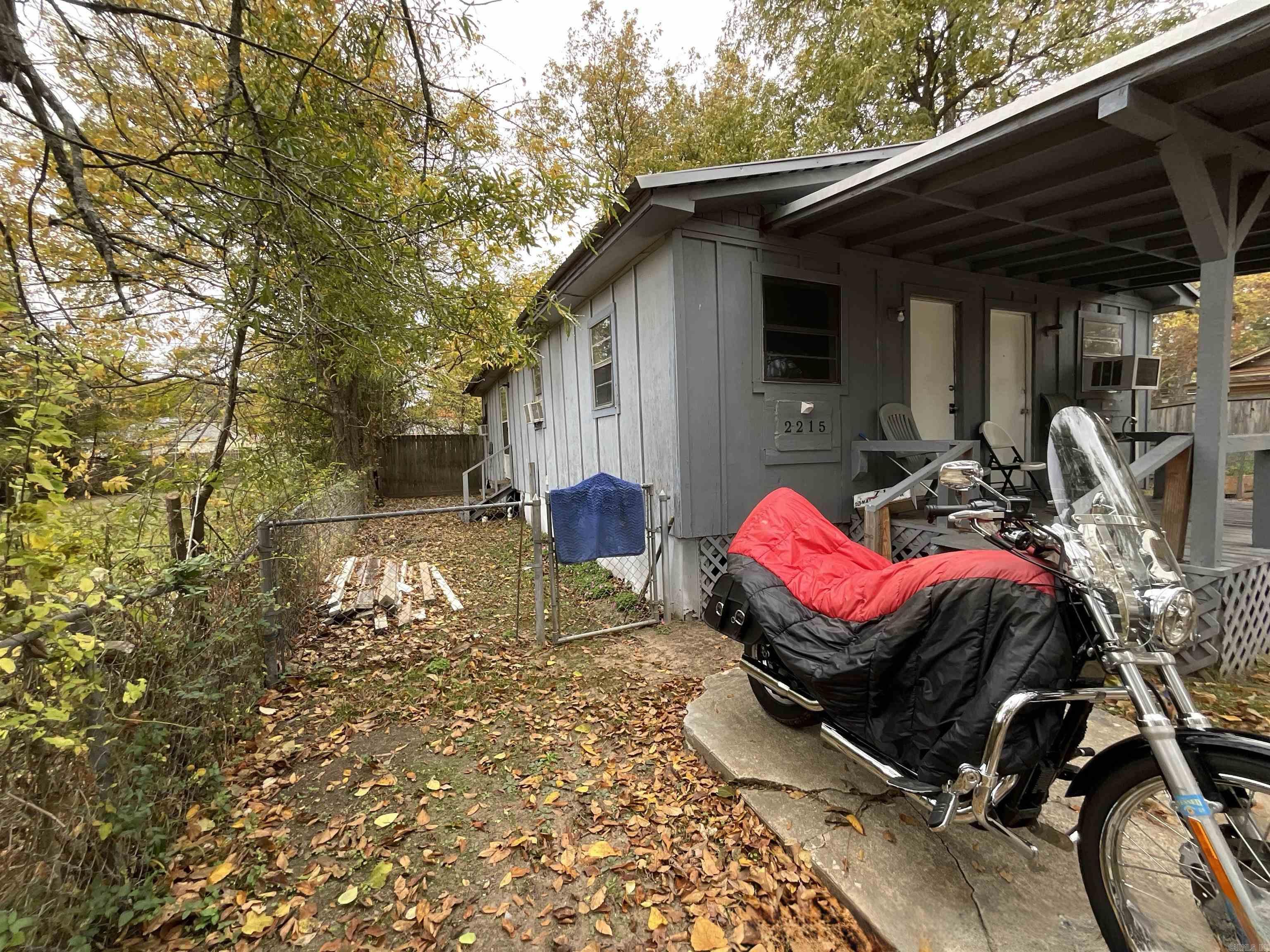 2215 E 11th St 2217 E 11th St Texarkana, AR