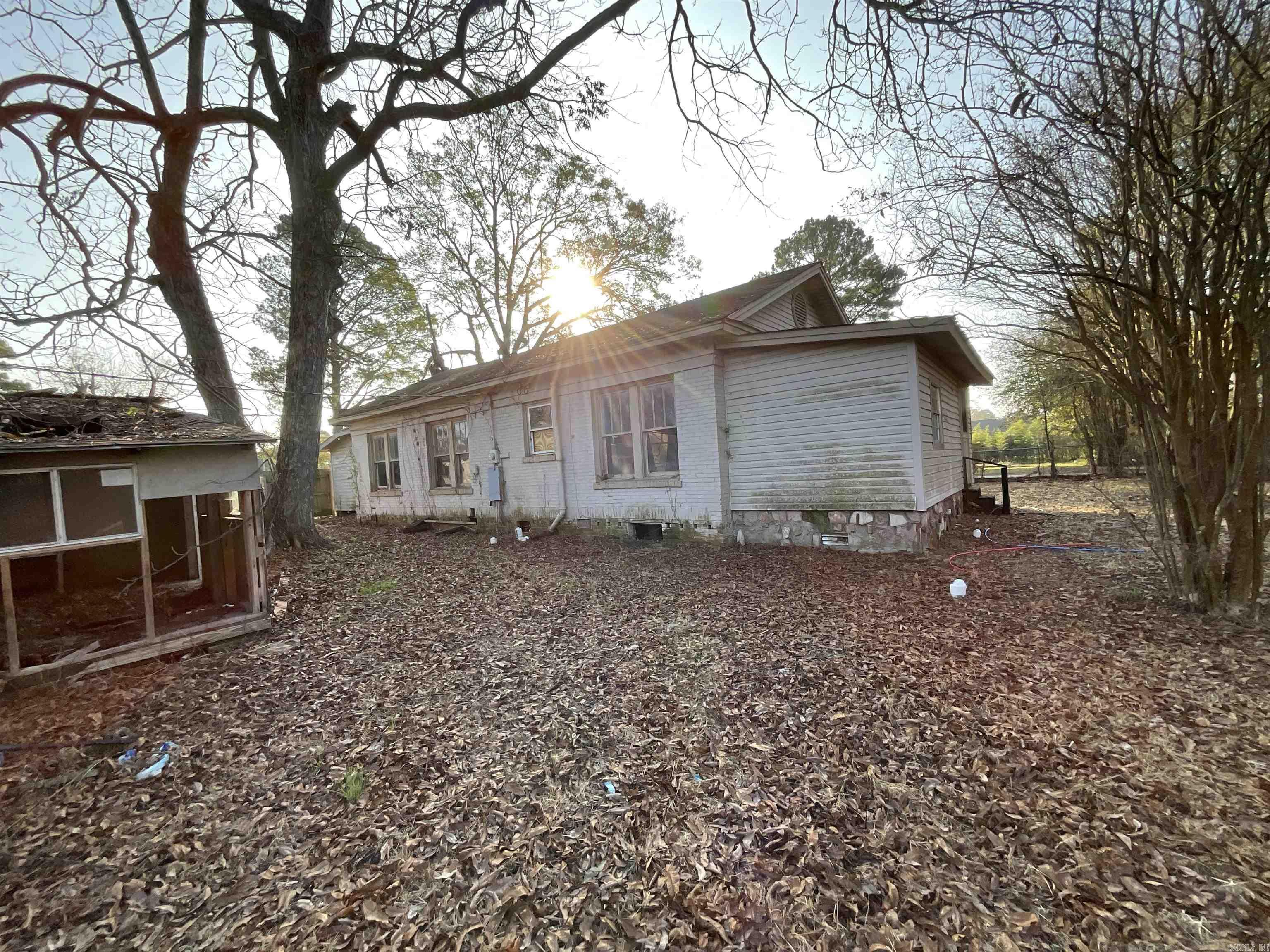 2221 E 11th St  Texarkana, AR