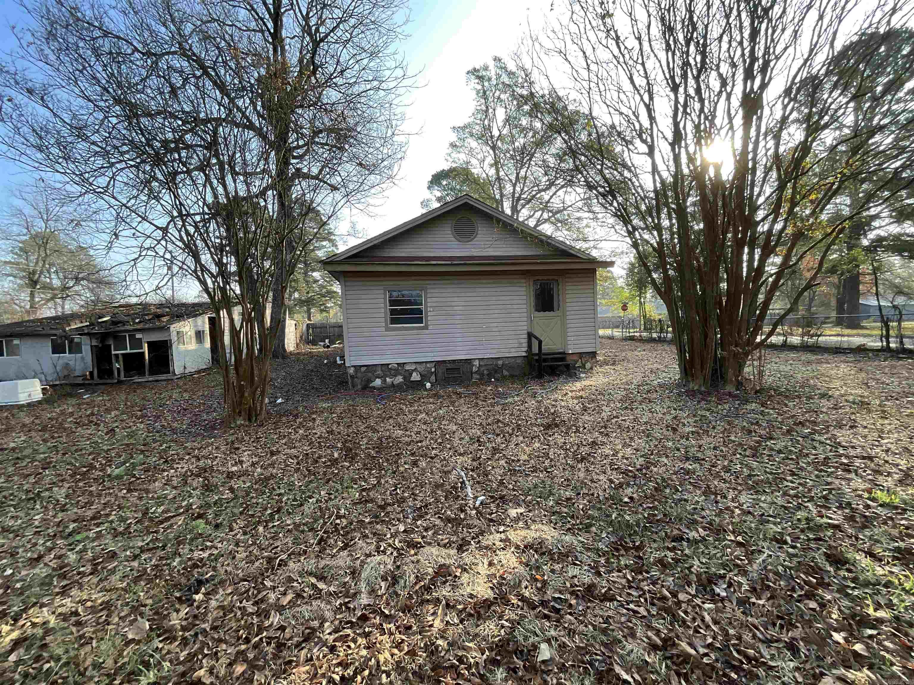 2221 E 11th St  Texarkana, AR