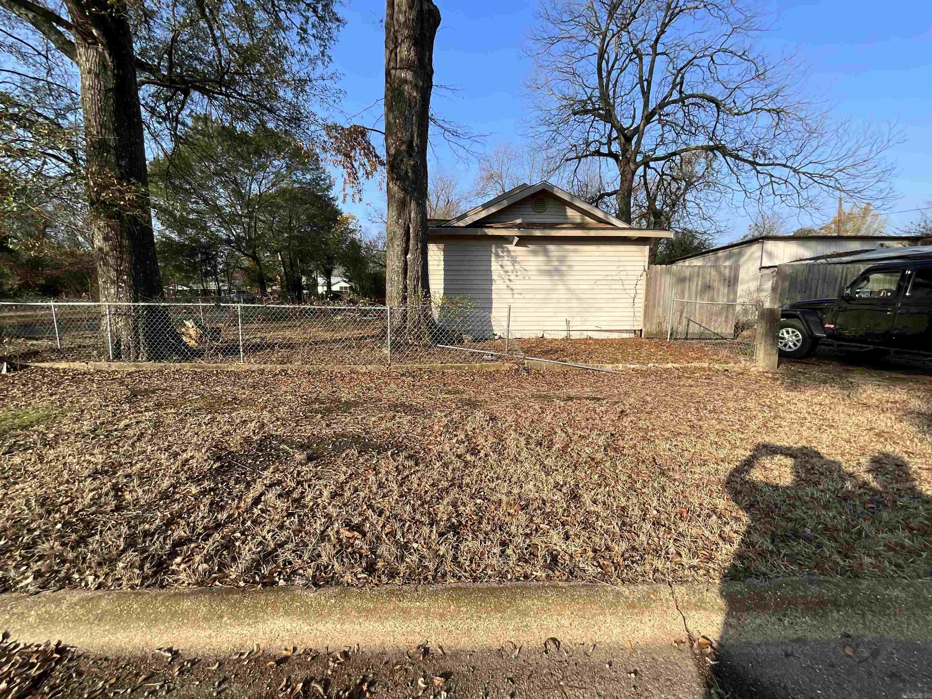 2221 E 11th St  Texarkana, AR