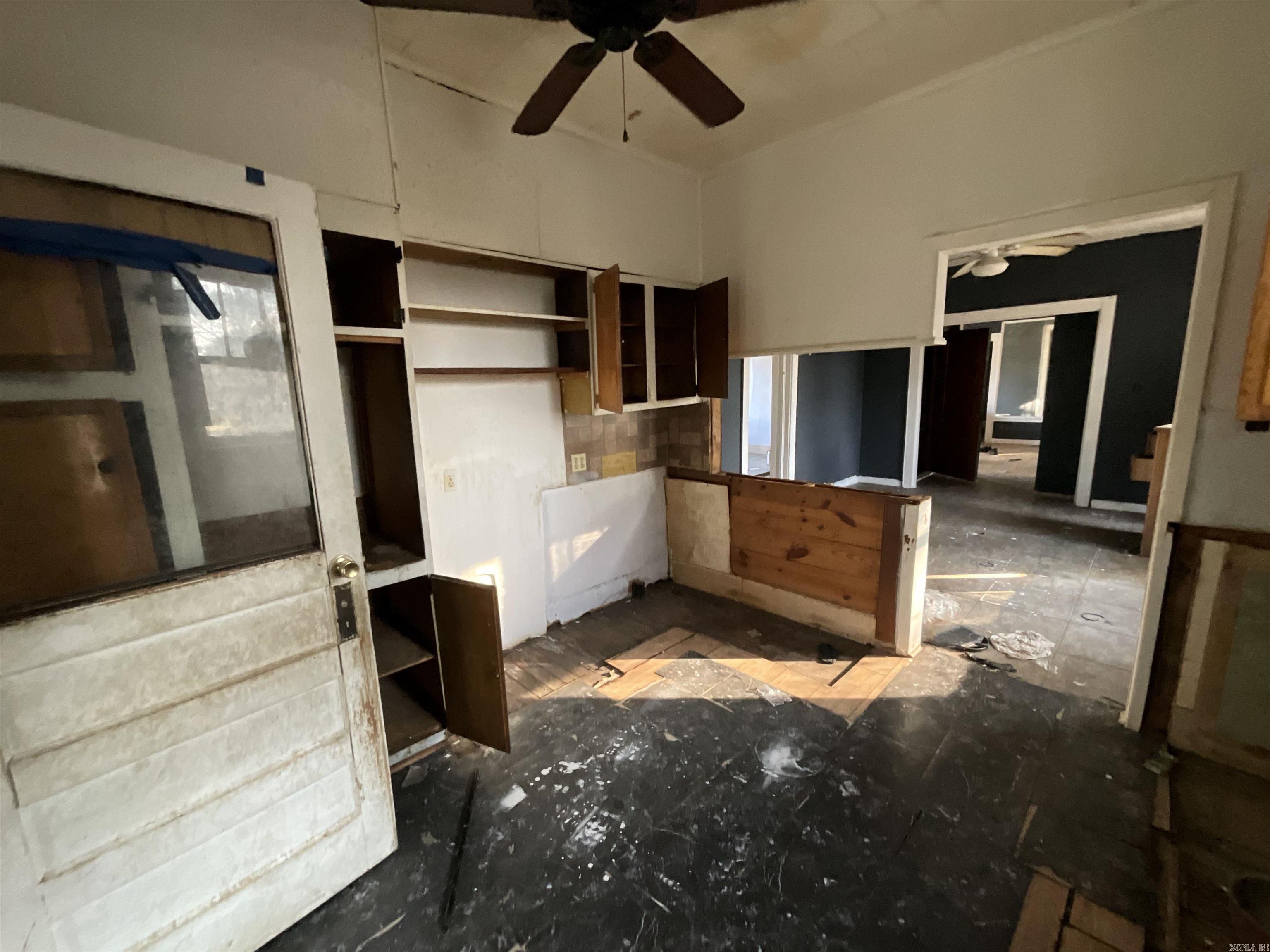 2221 E 11th St  Texarkana, AR