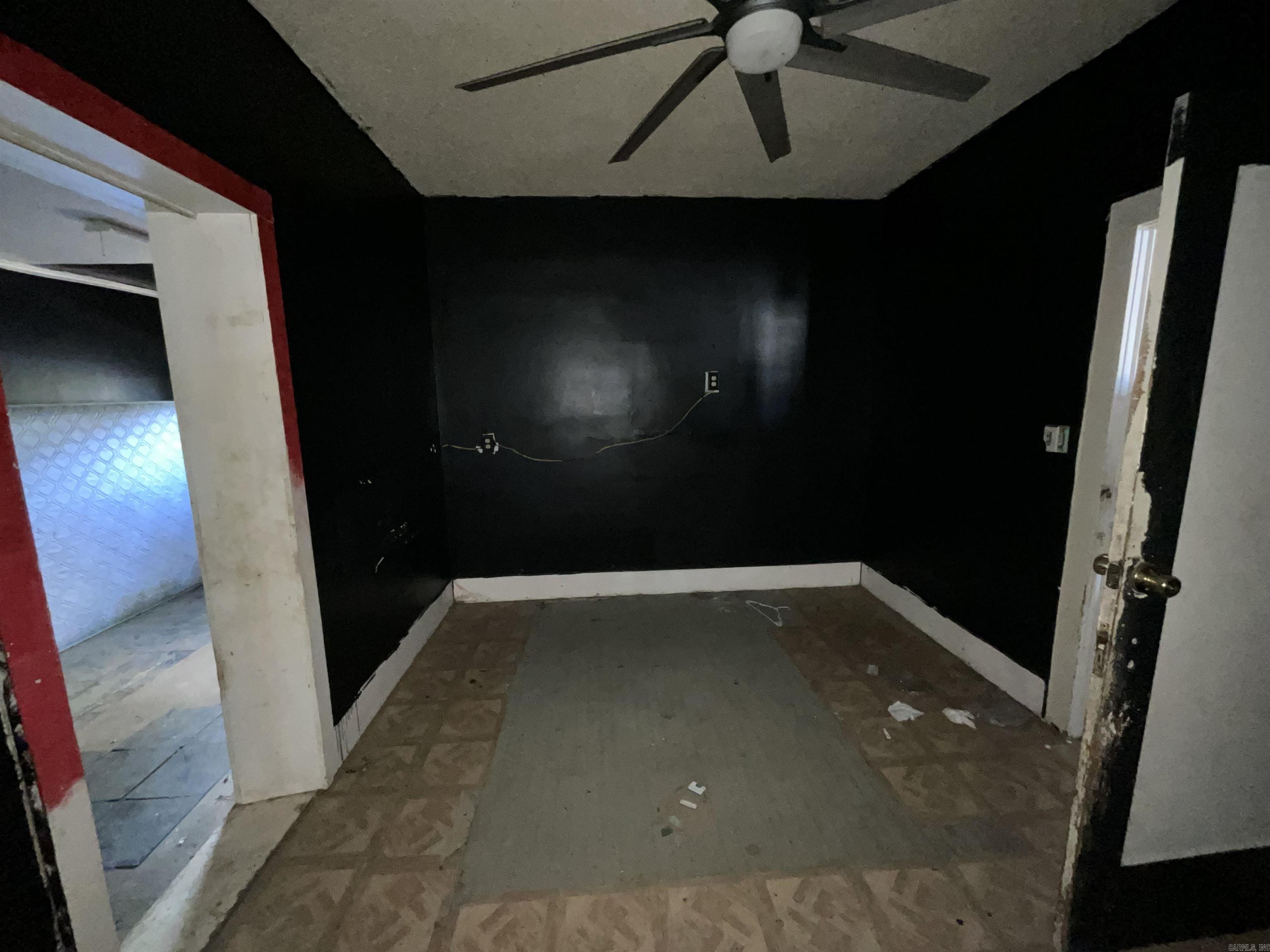 2221 E 11th St  Texarkana, AR