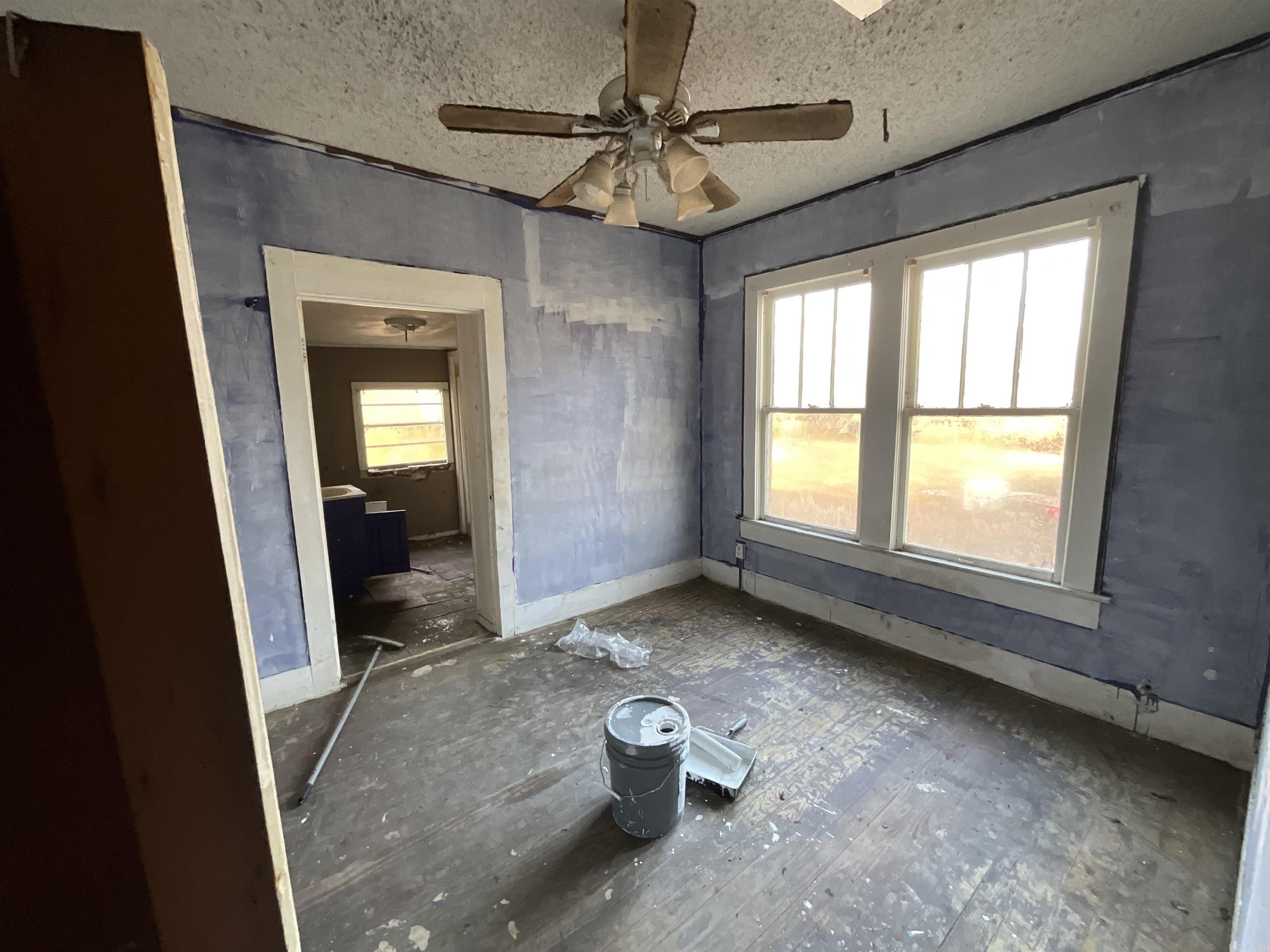 2221 E 11th St  Texarkana, AR