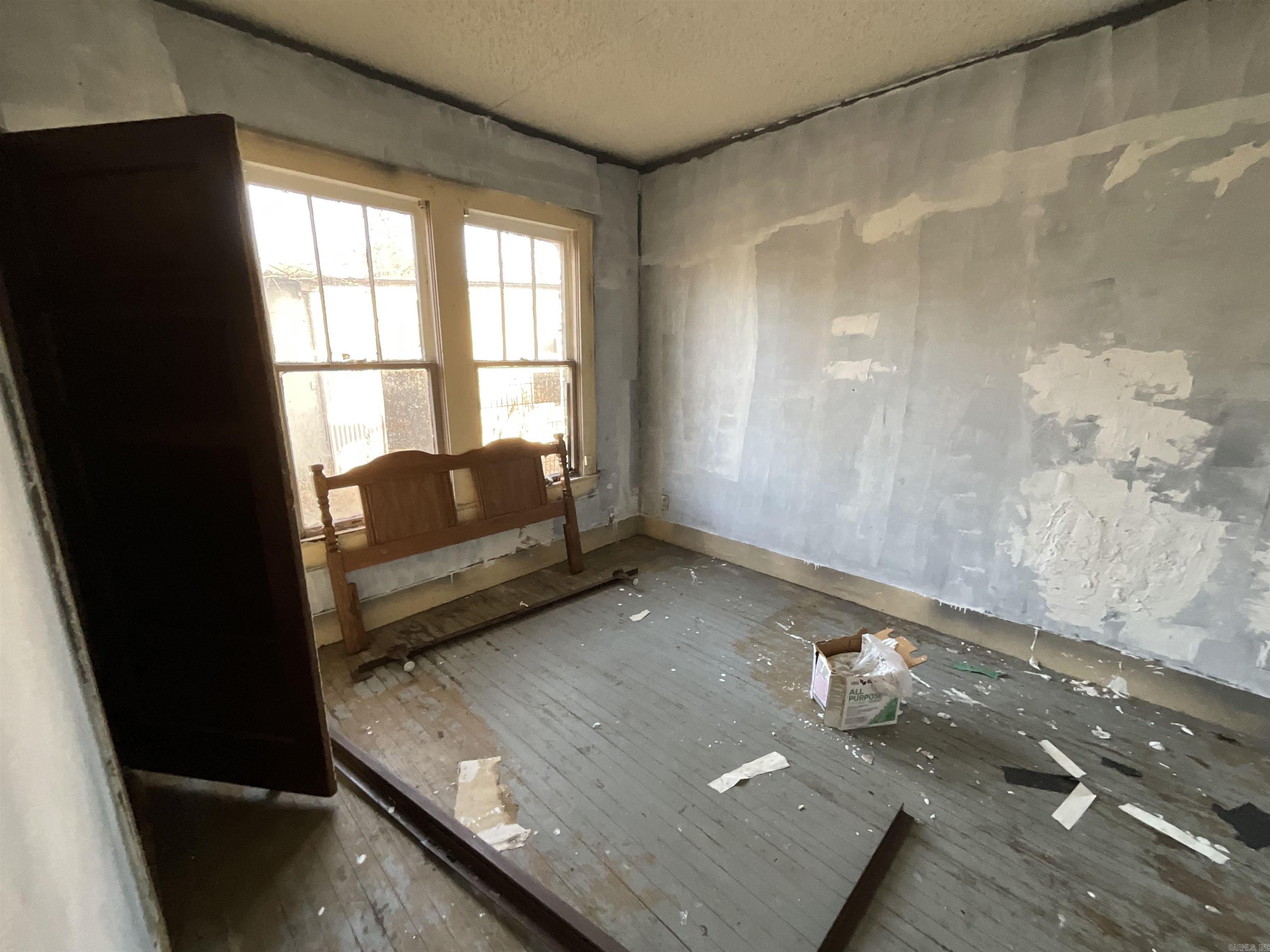 2221 E 11th St  Texarkana, AR