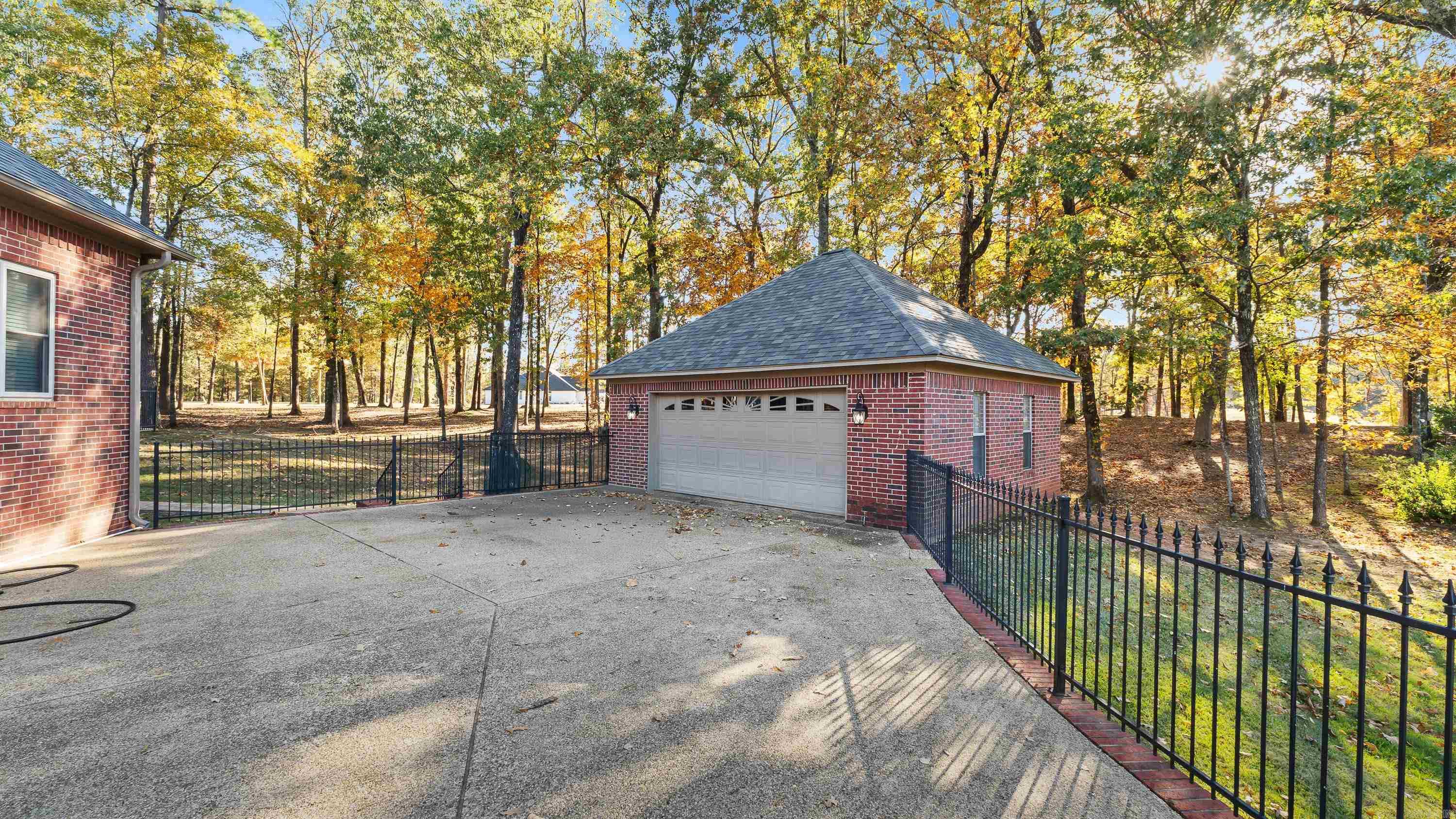 6516 Wuthering Heights Lane  Texarkana, AR