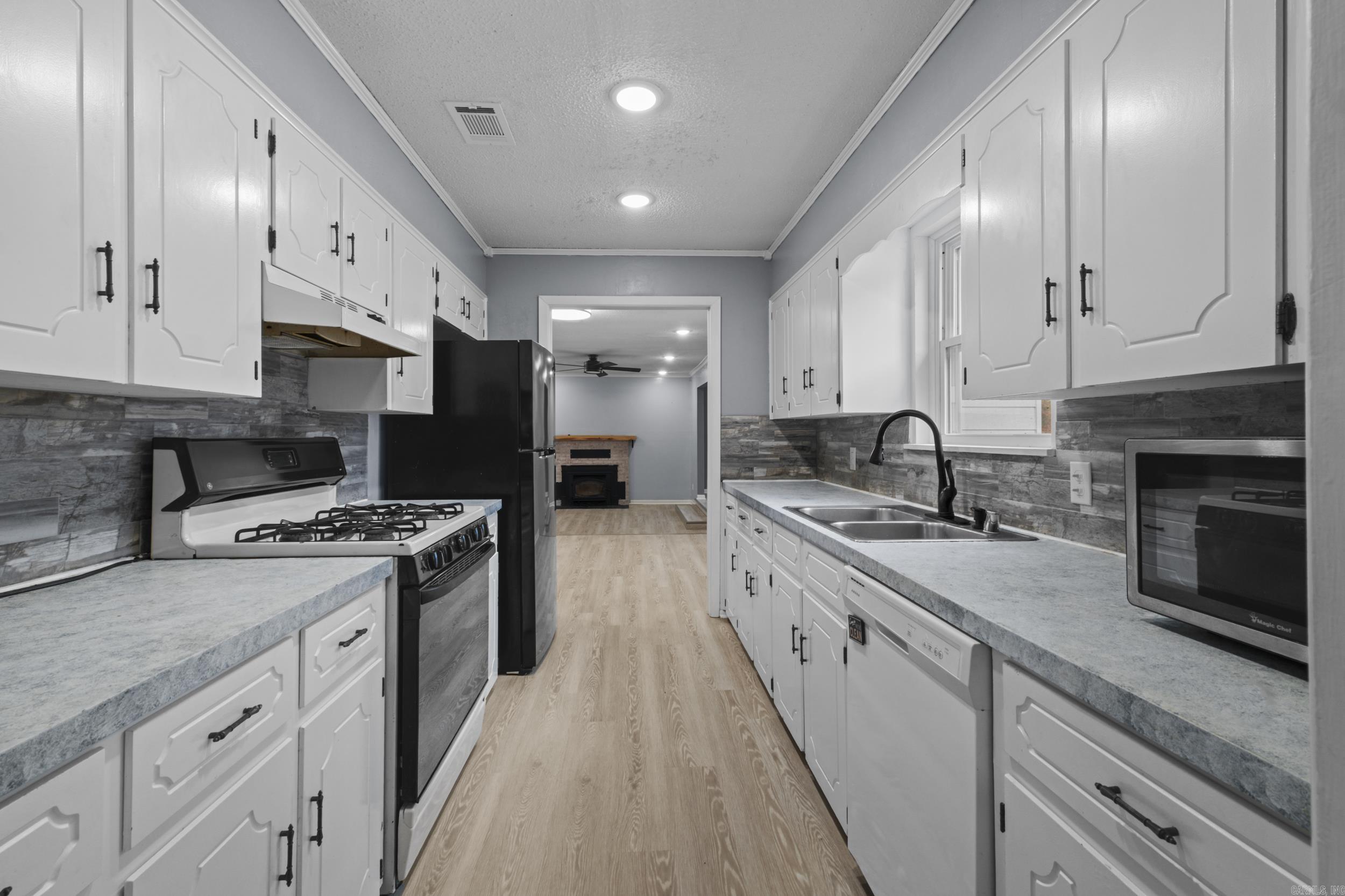 4907 Old Tom Box Rd  Jacksonville, AR