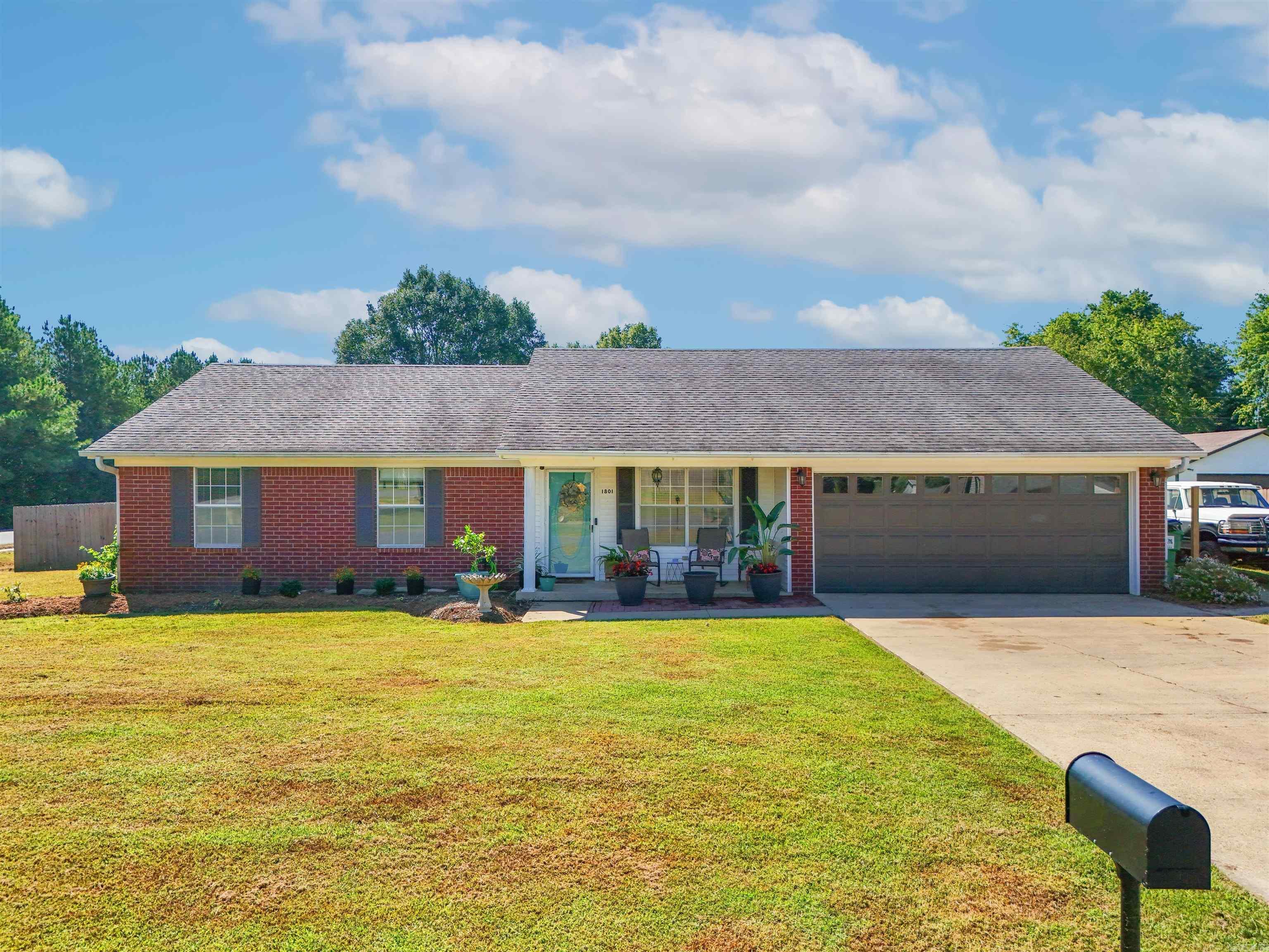 1801 Pinewood  Beebe, AR