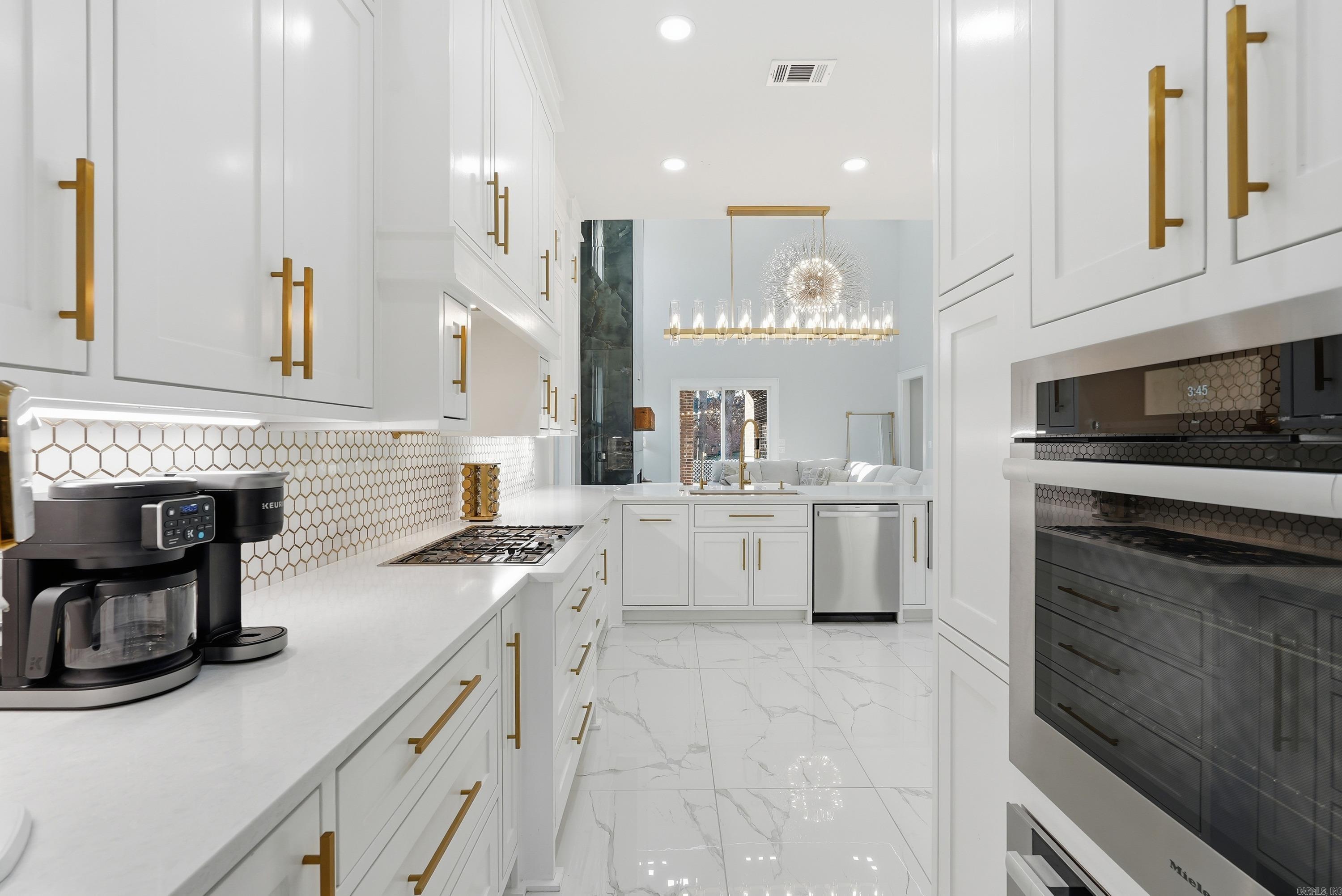 7 Oak Glen  Little Rock, AR