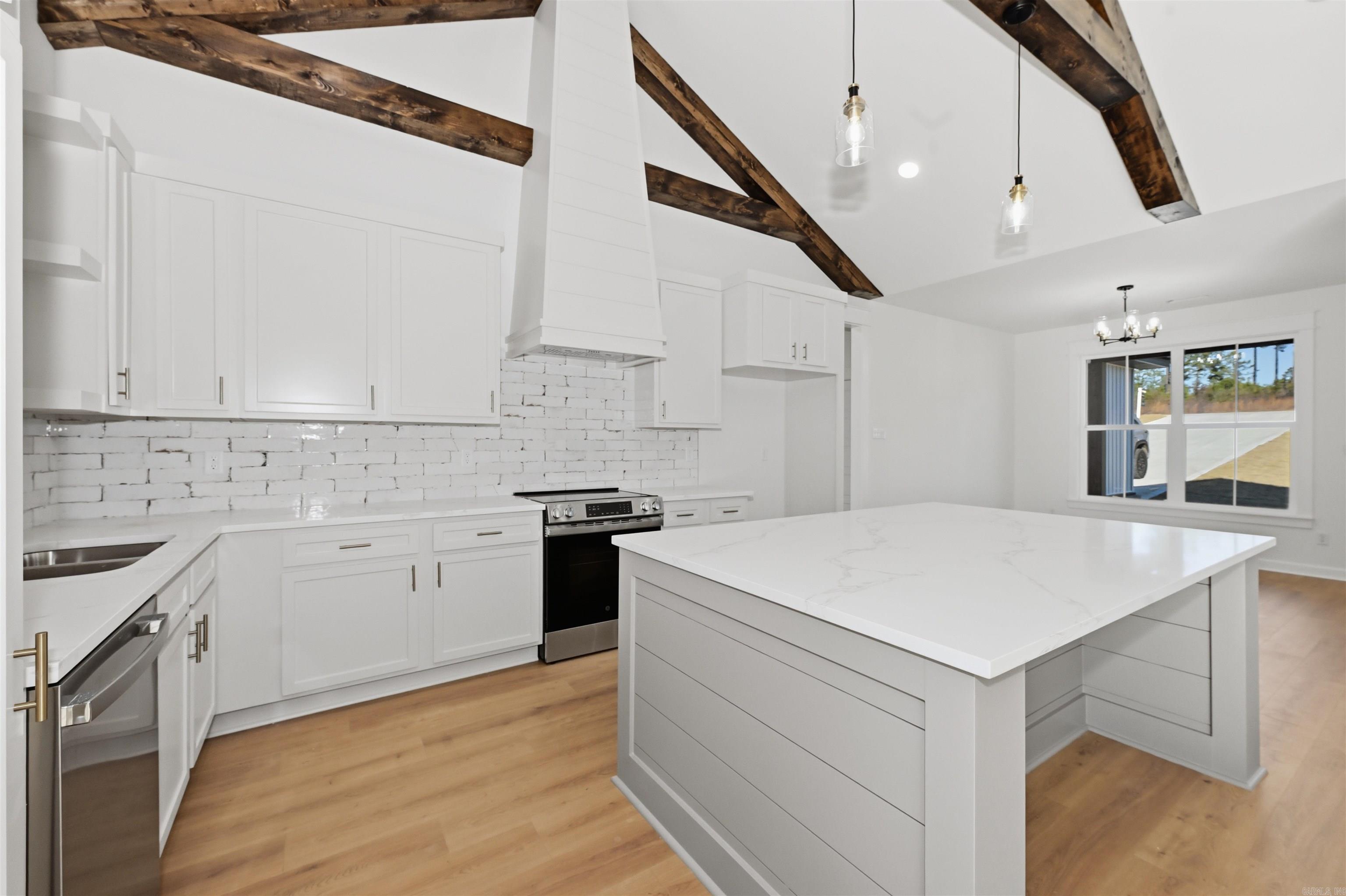 10589 West Miller Bauxite, AR 72011