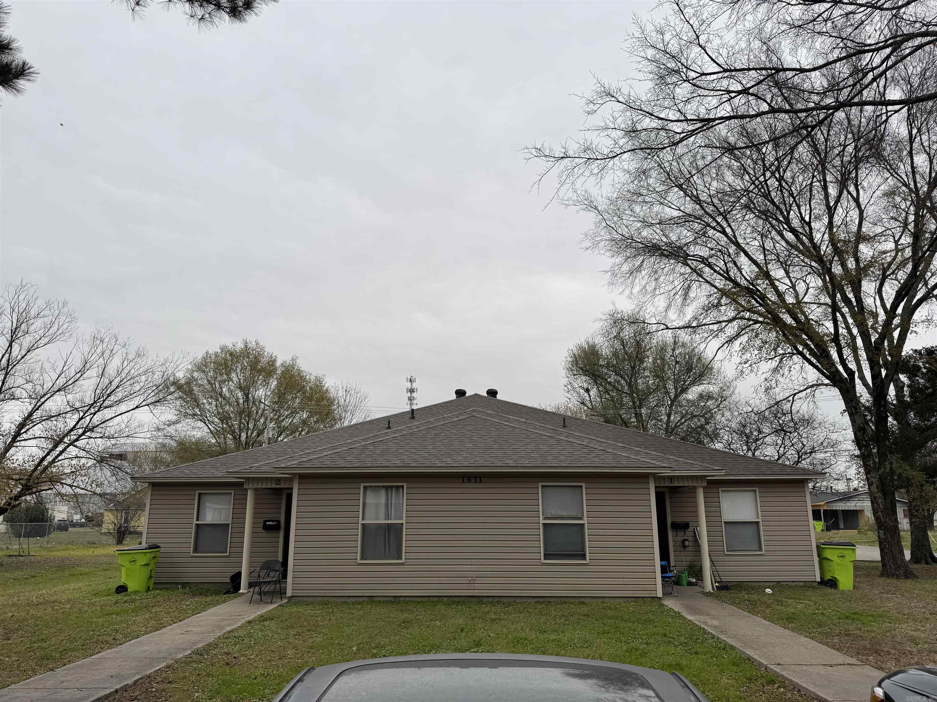1611 S Grand  Stuttgart, AR
