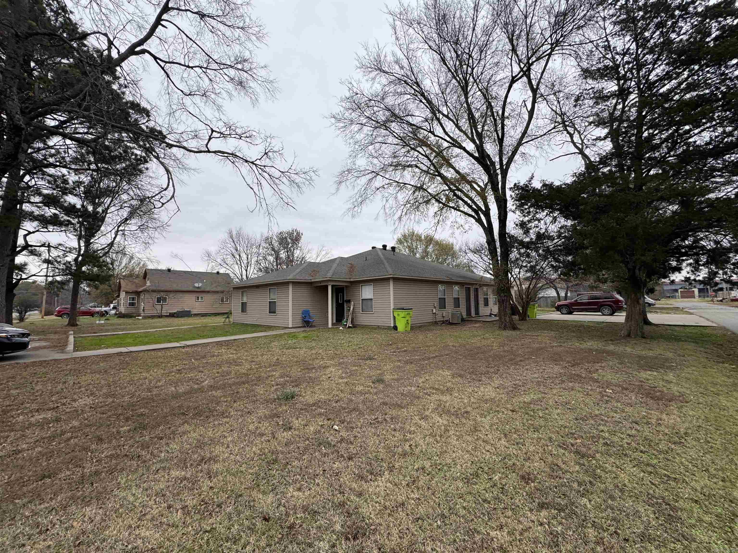 1611 S Grand  Stuttgart, AR