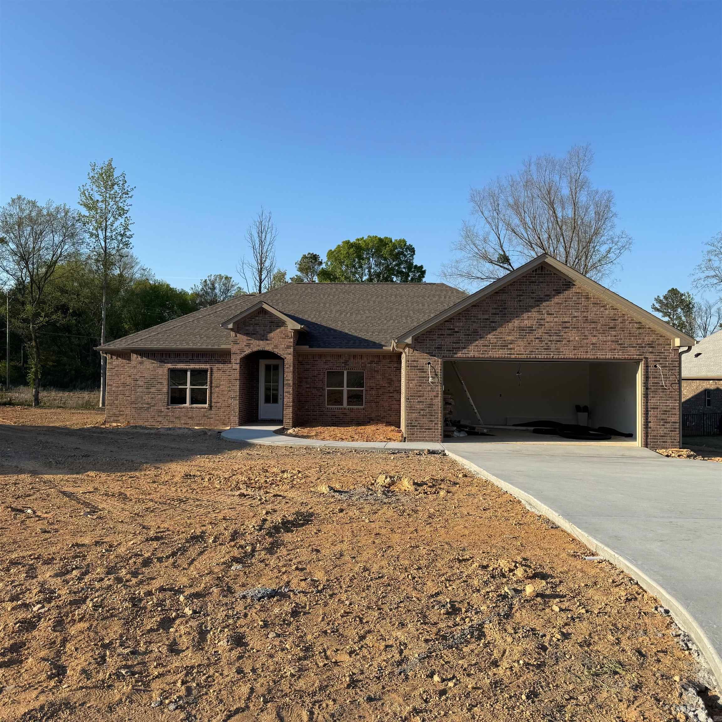 130 Petronia Hot Springs, AR 71913