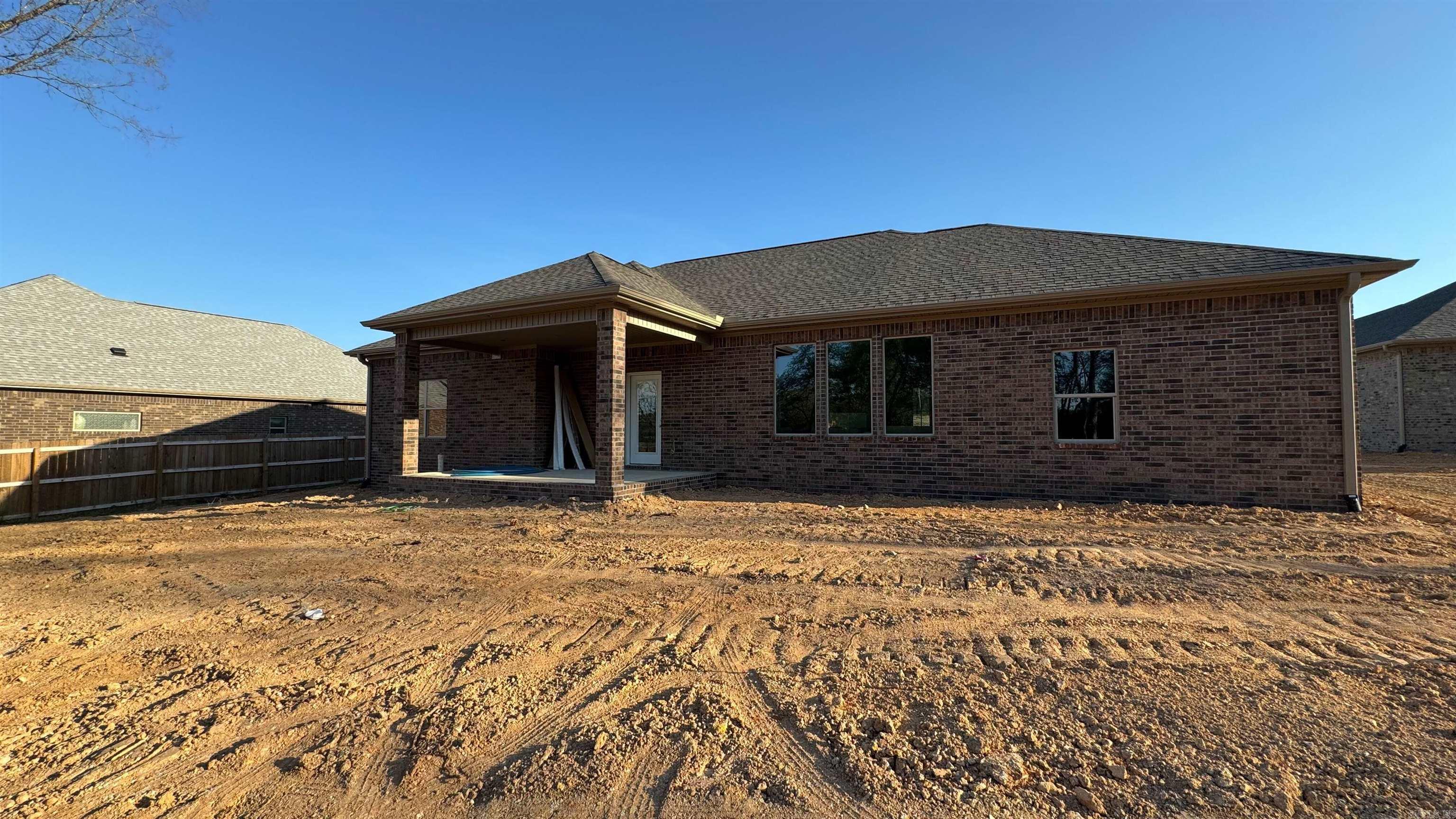 130 Petronia Hot Springs, AR 71913