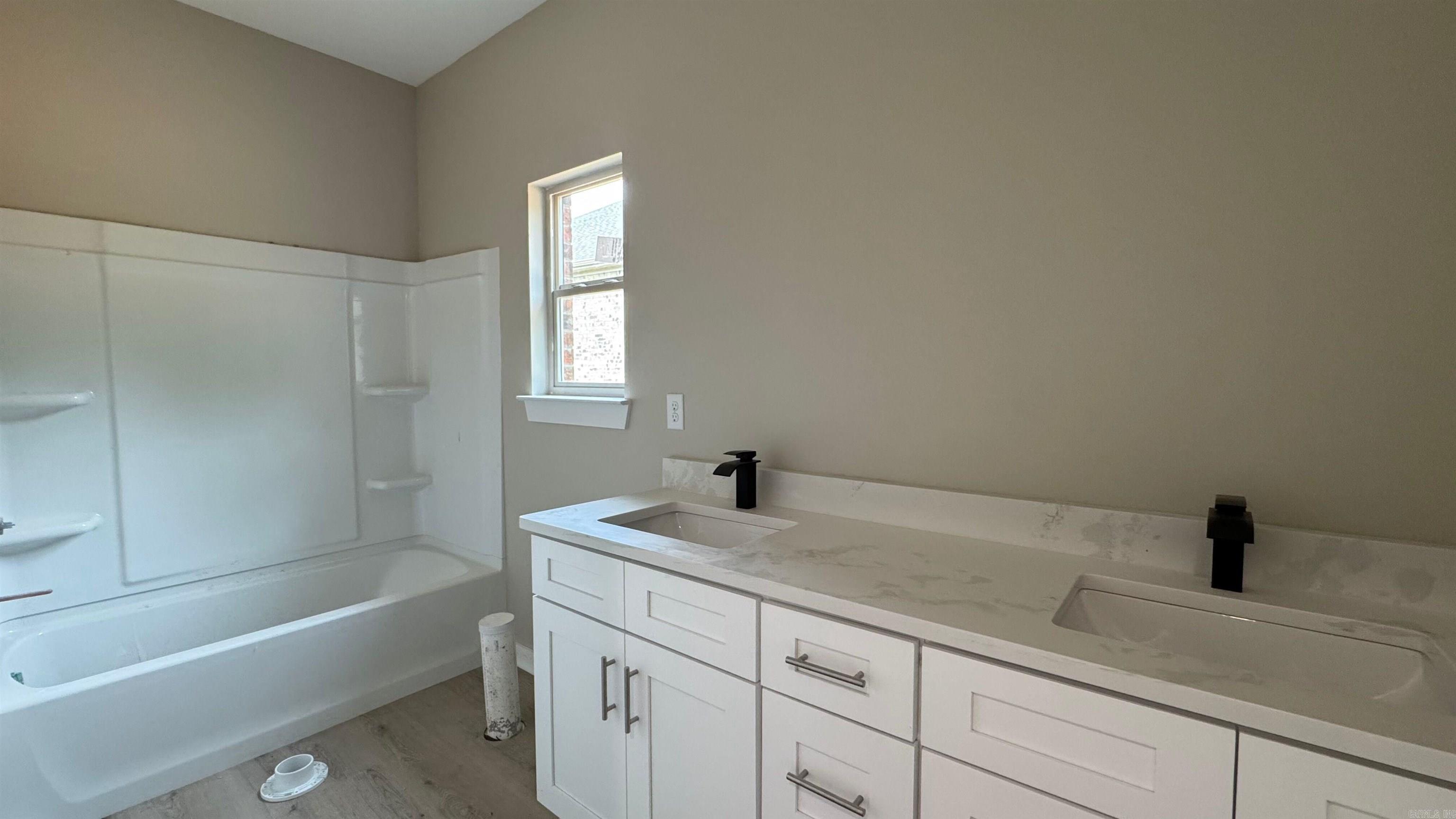 130 Petronia Hot Springs, AR 71913