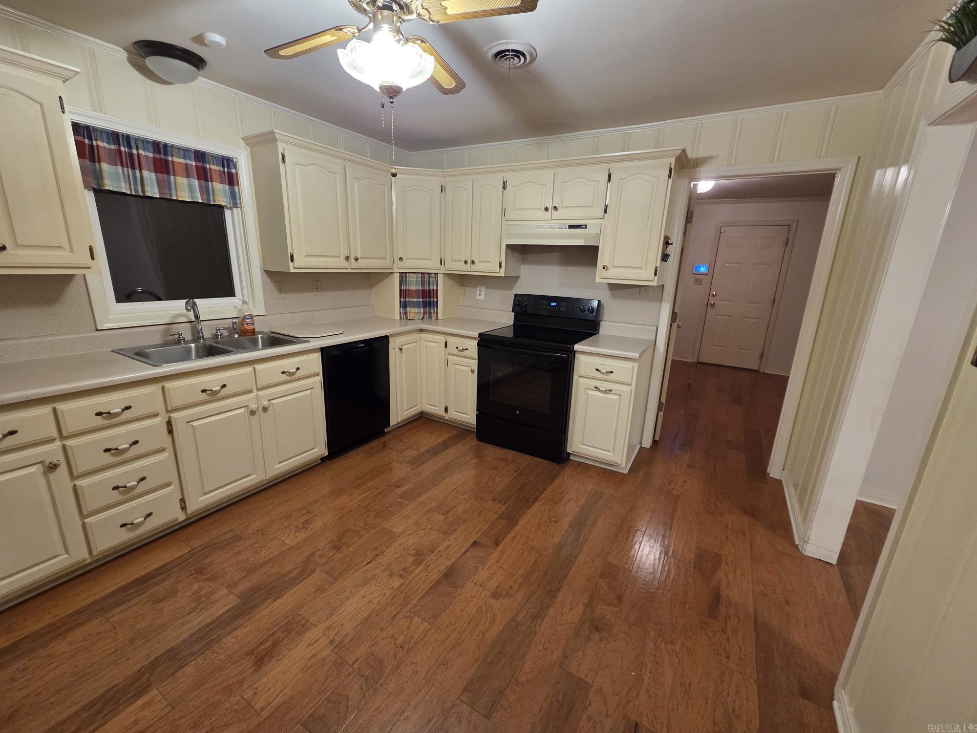 1405 Hillcrest  Searcy, AR