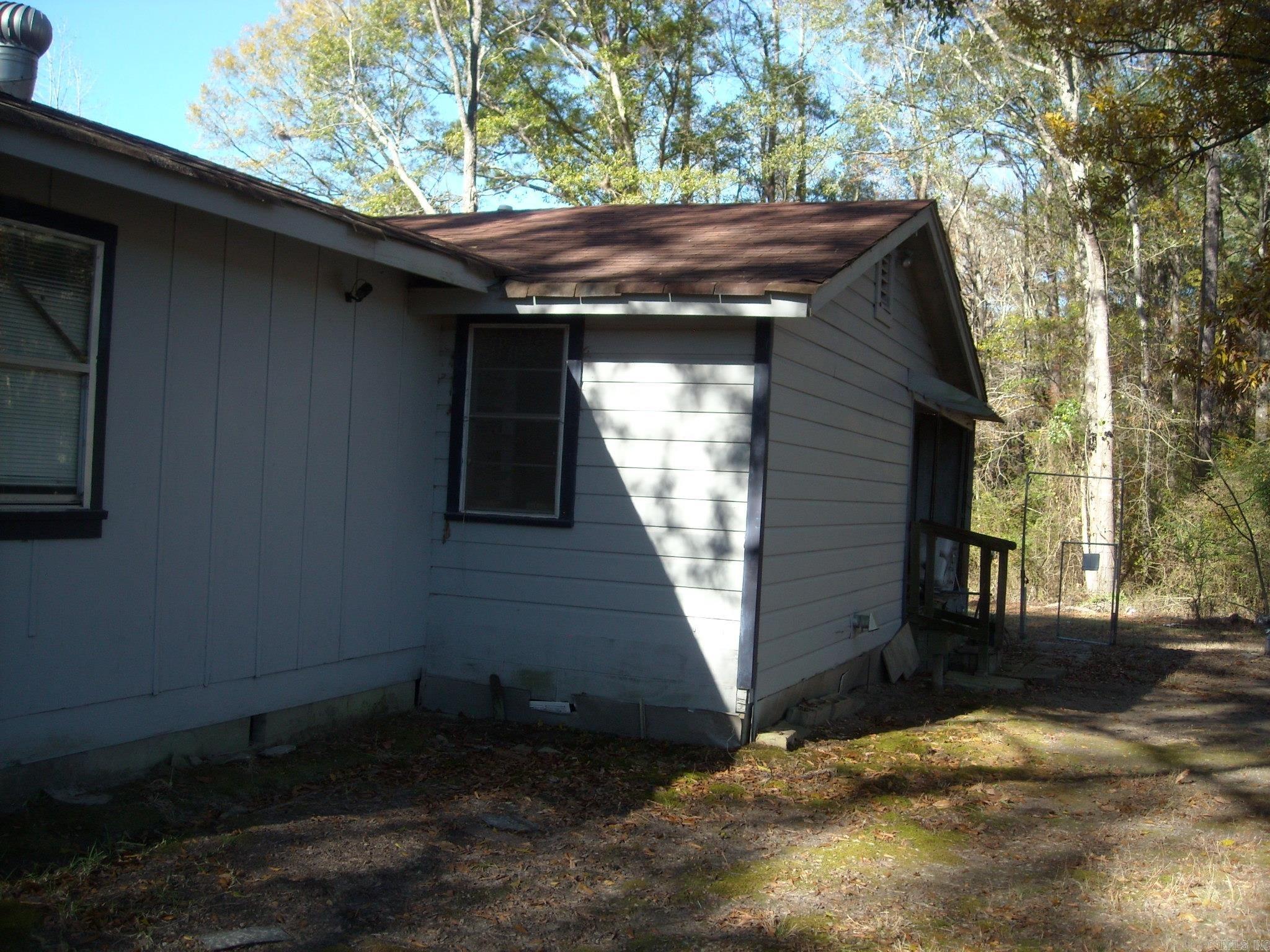 715 Oakland  Strong, AR