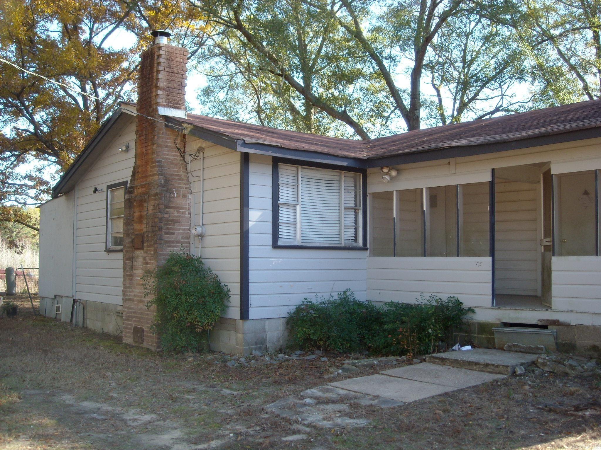 715 Oakland  Strong, AR