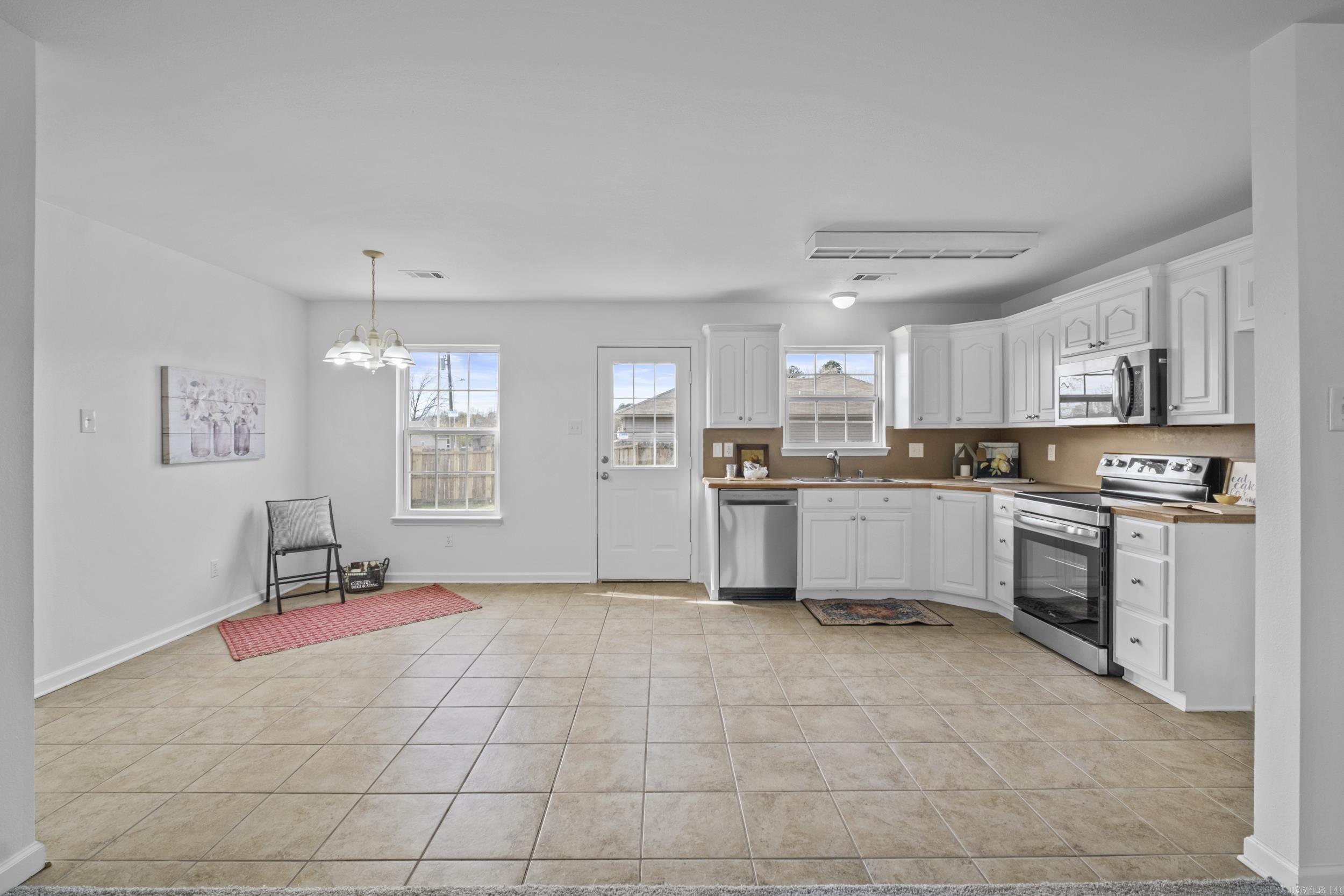 401 W Valentine Rd  Jacksonville, AR