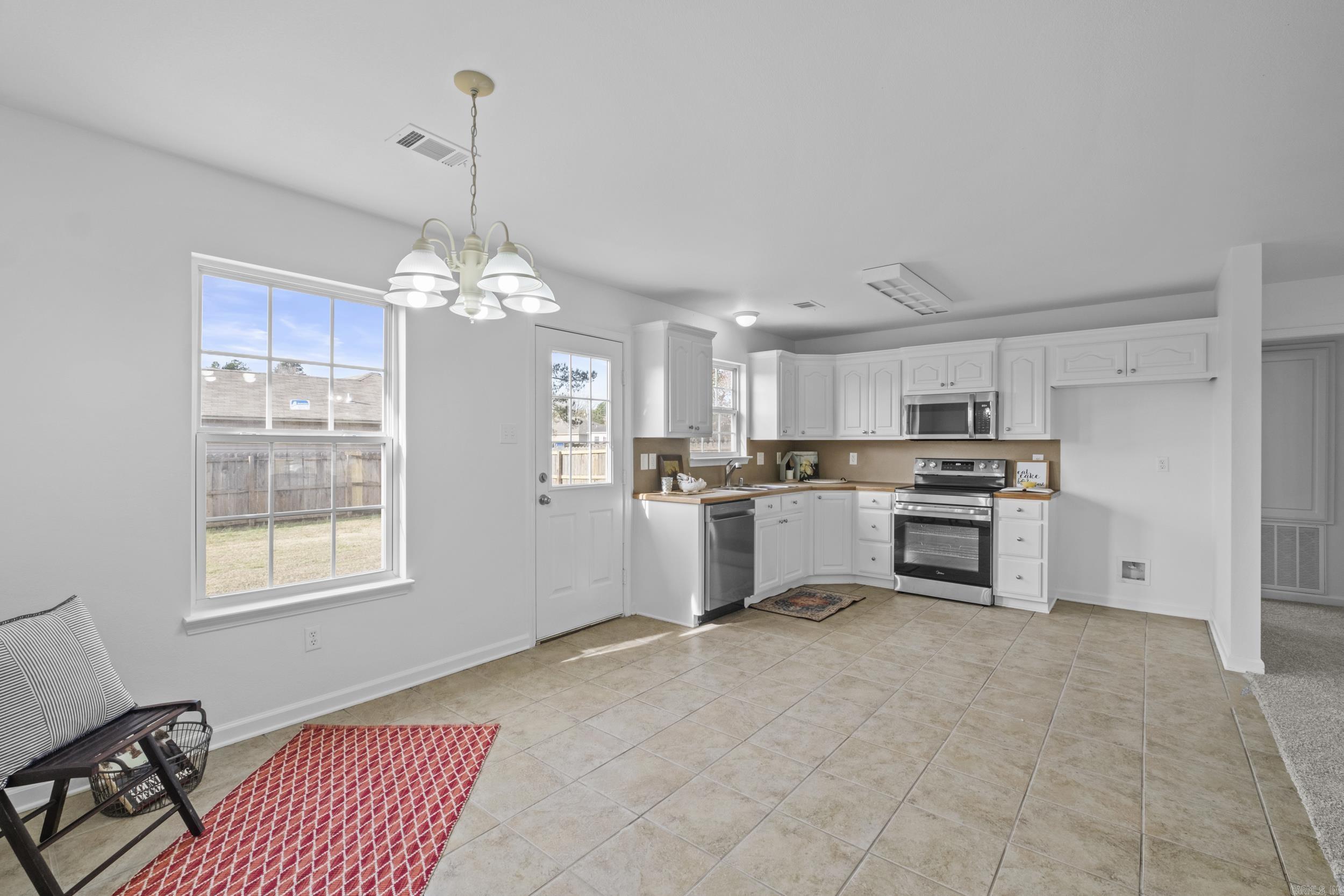 401 W Valentine Rd  Jacksonville, AR