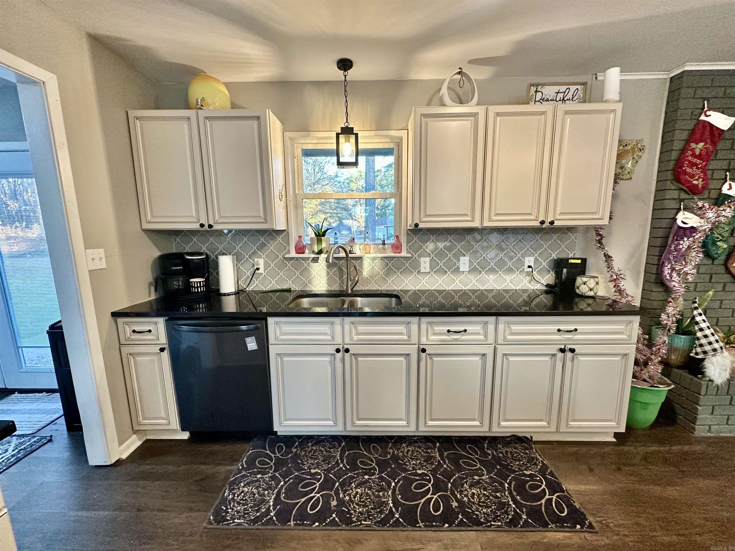 411 Rolling Hills Dr  White Hall, AR