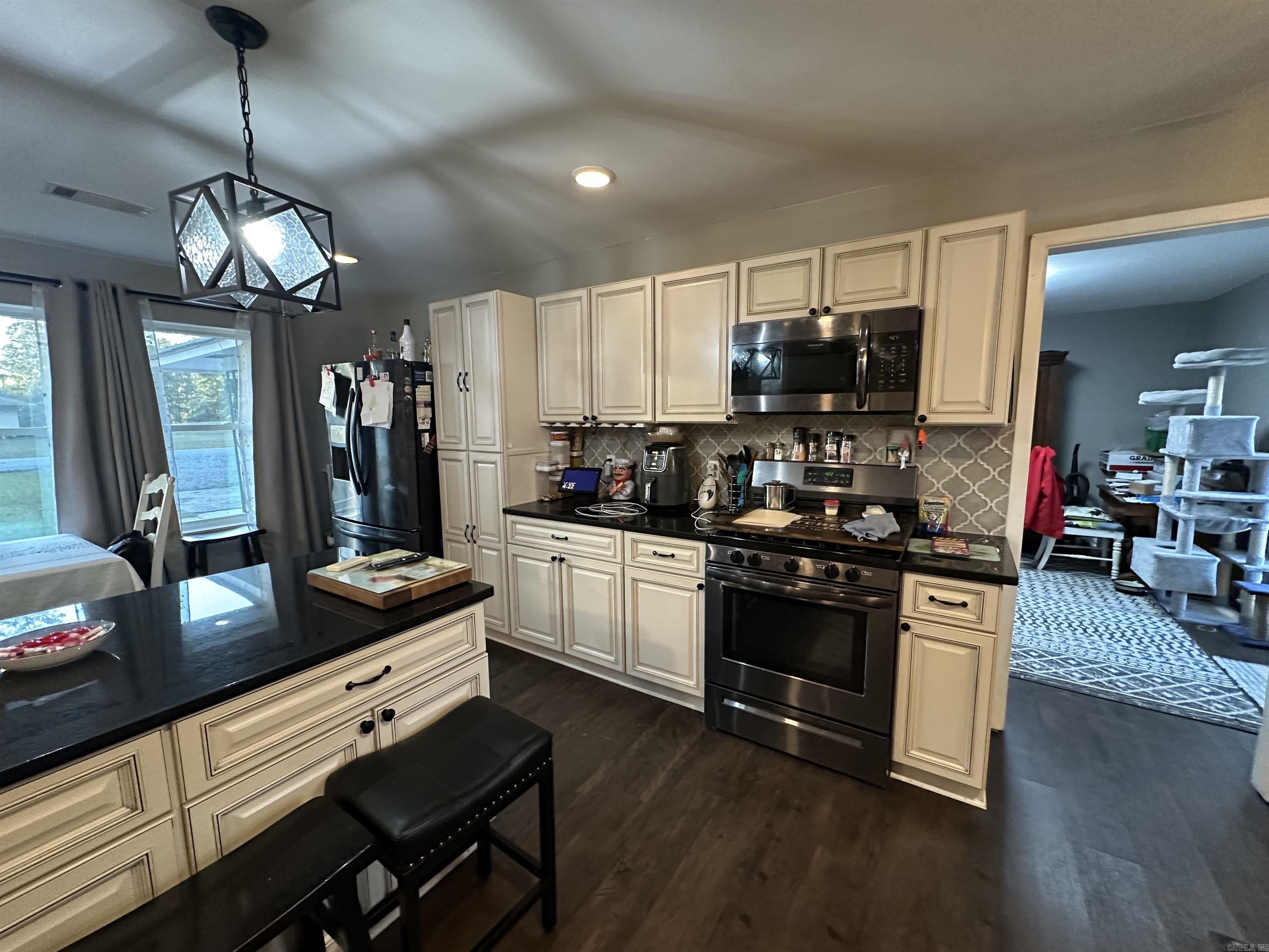 411 Rolling Hills Dr  White Hall, AR