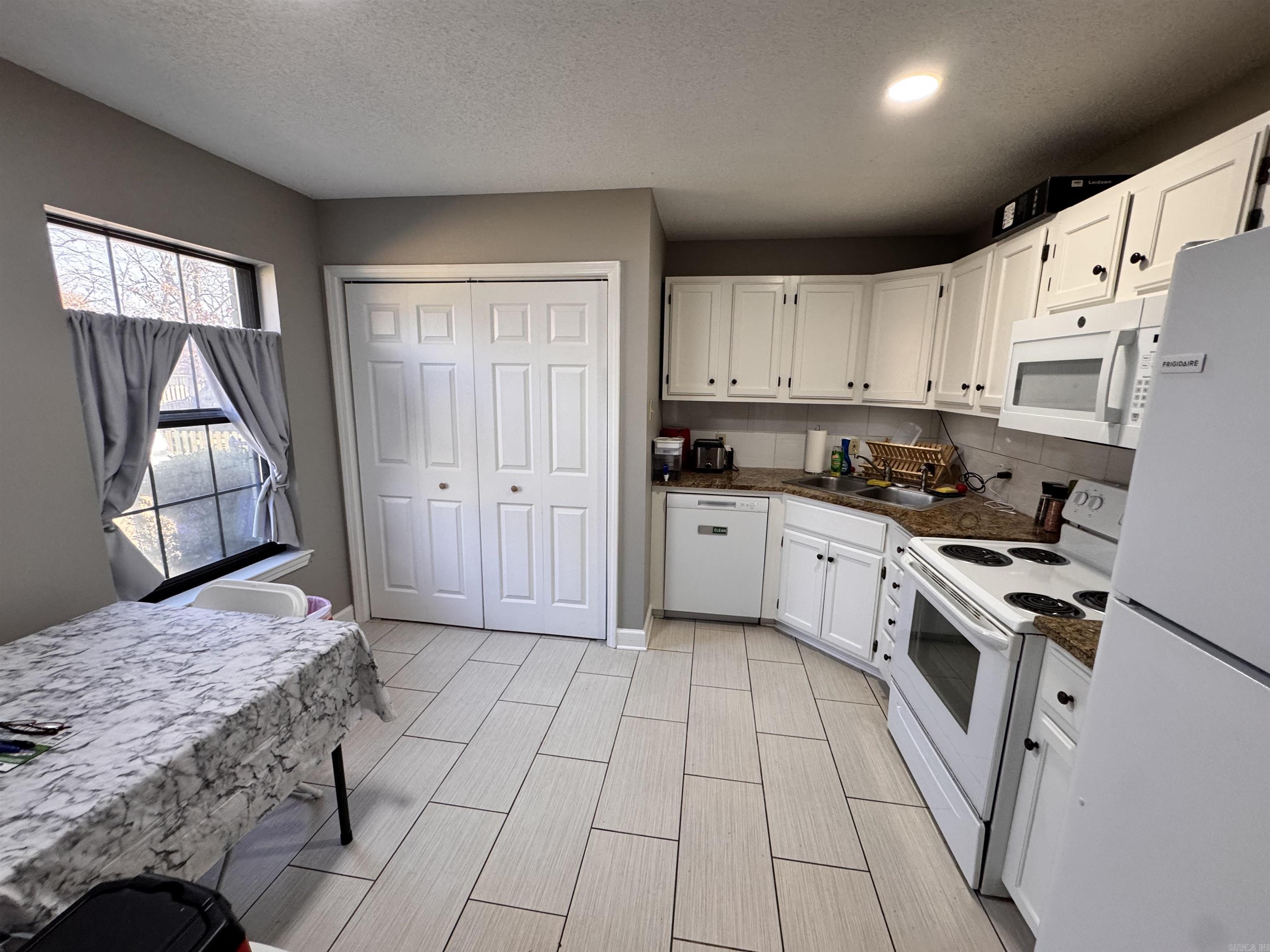 49 Garrett  Greenbrier, AR