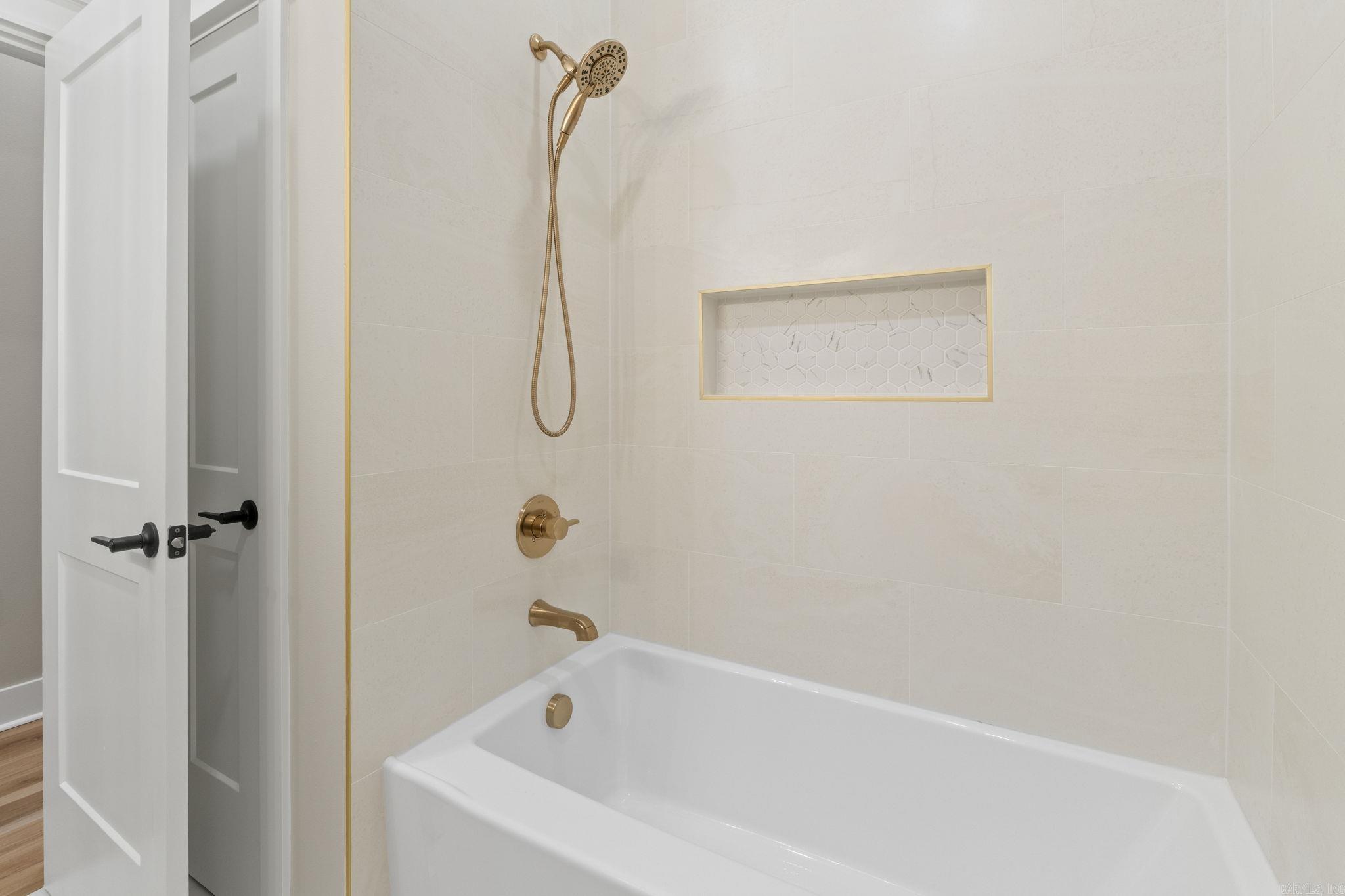 36 Sorpresa Way  Hot Springs Village, AR