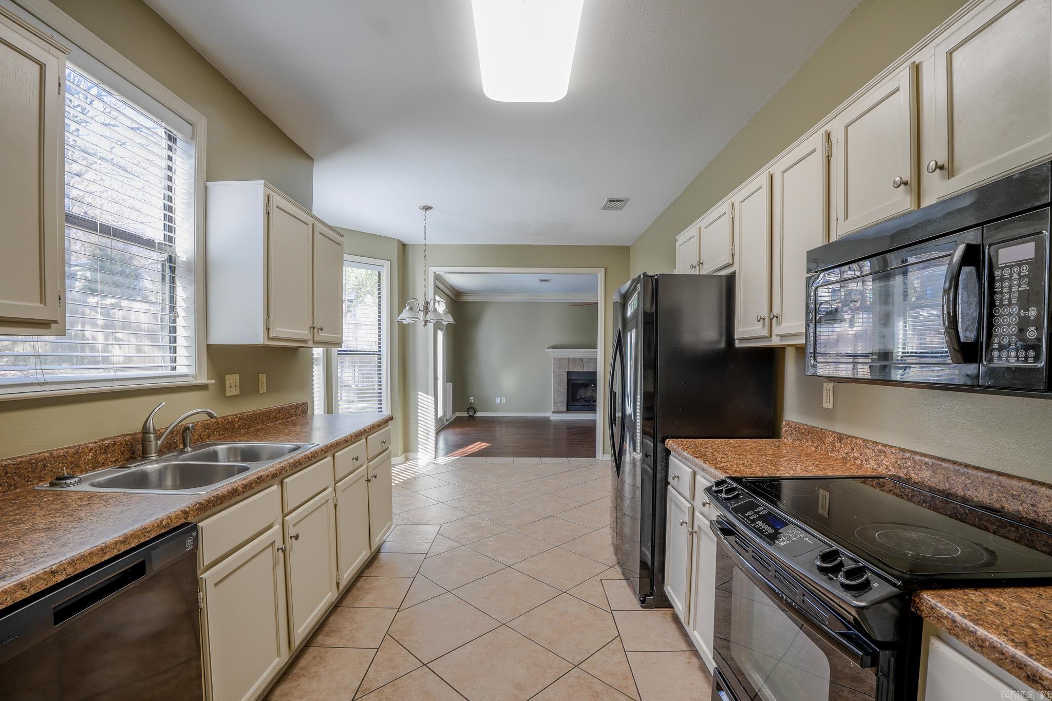 8 Wagon Wheel  Little Rock, AR