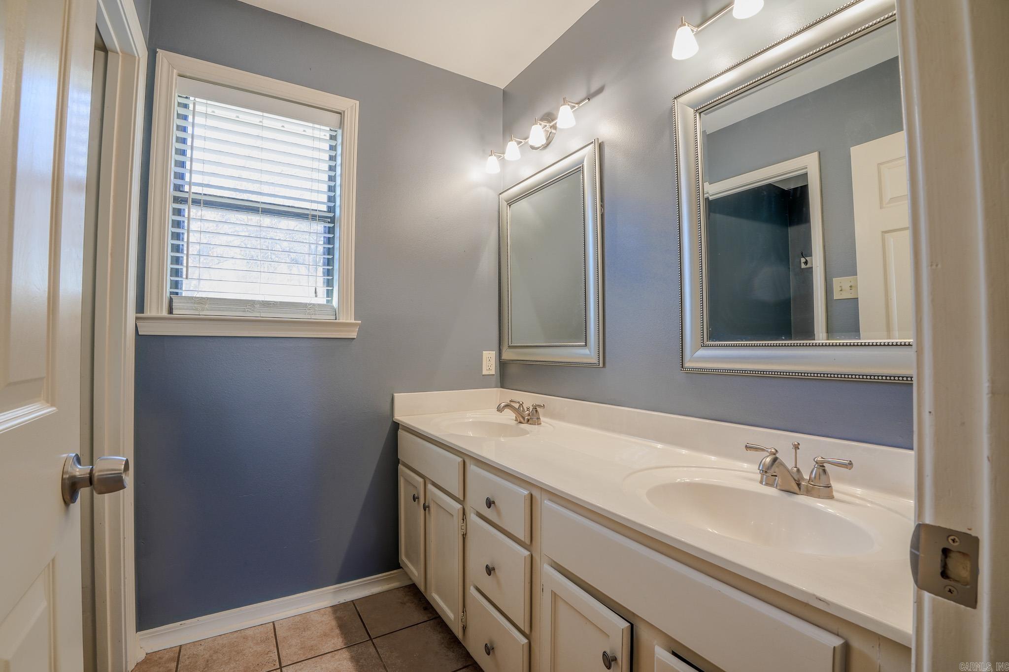 8 Wagon Wheel  Little Rock, AR