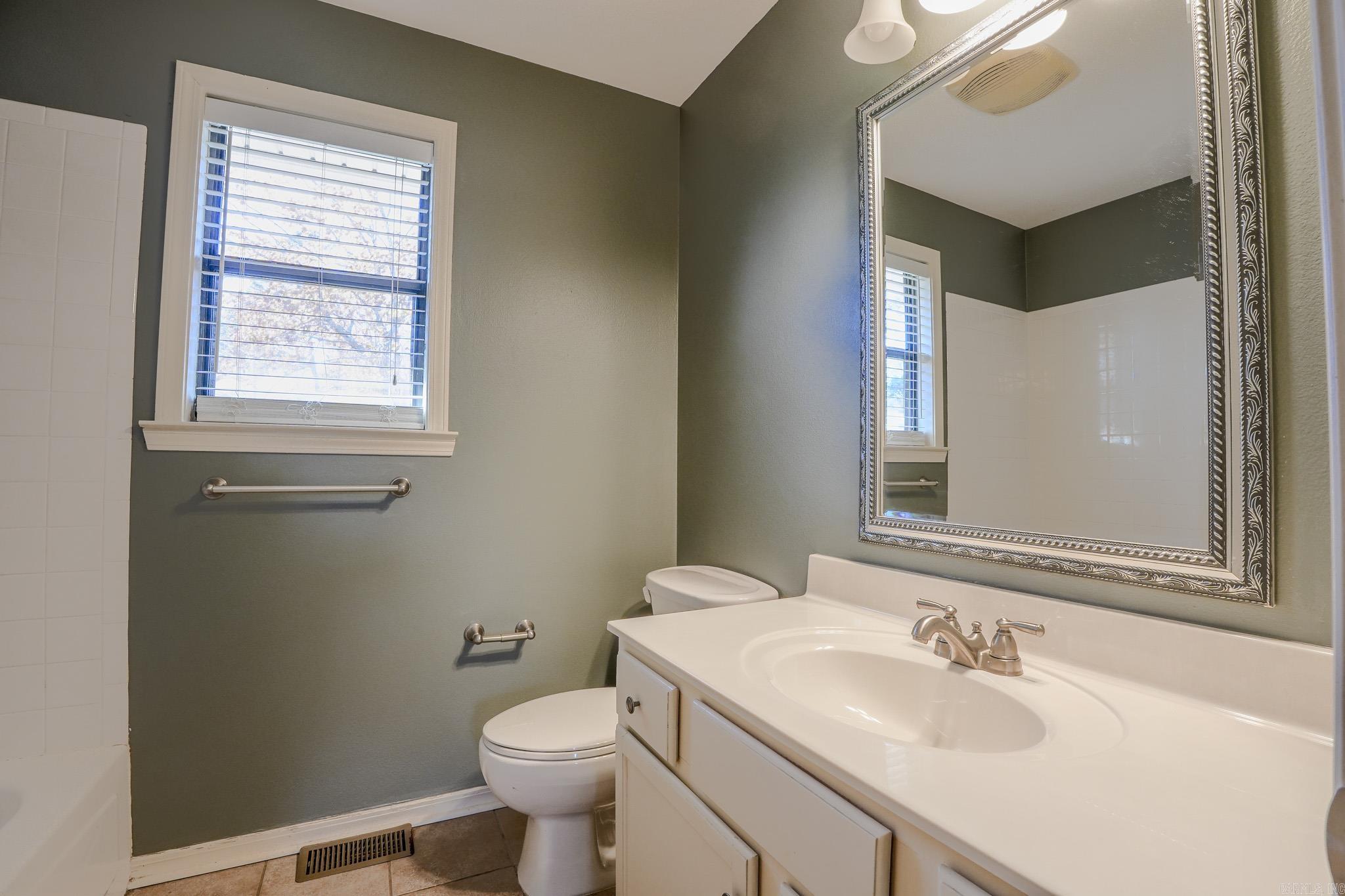 8 Wagon Wheel  Little Rock, AR