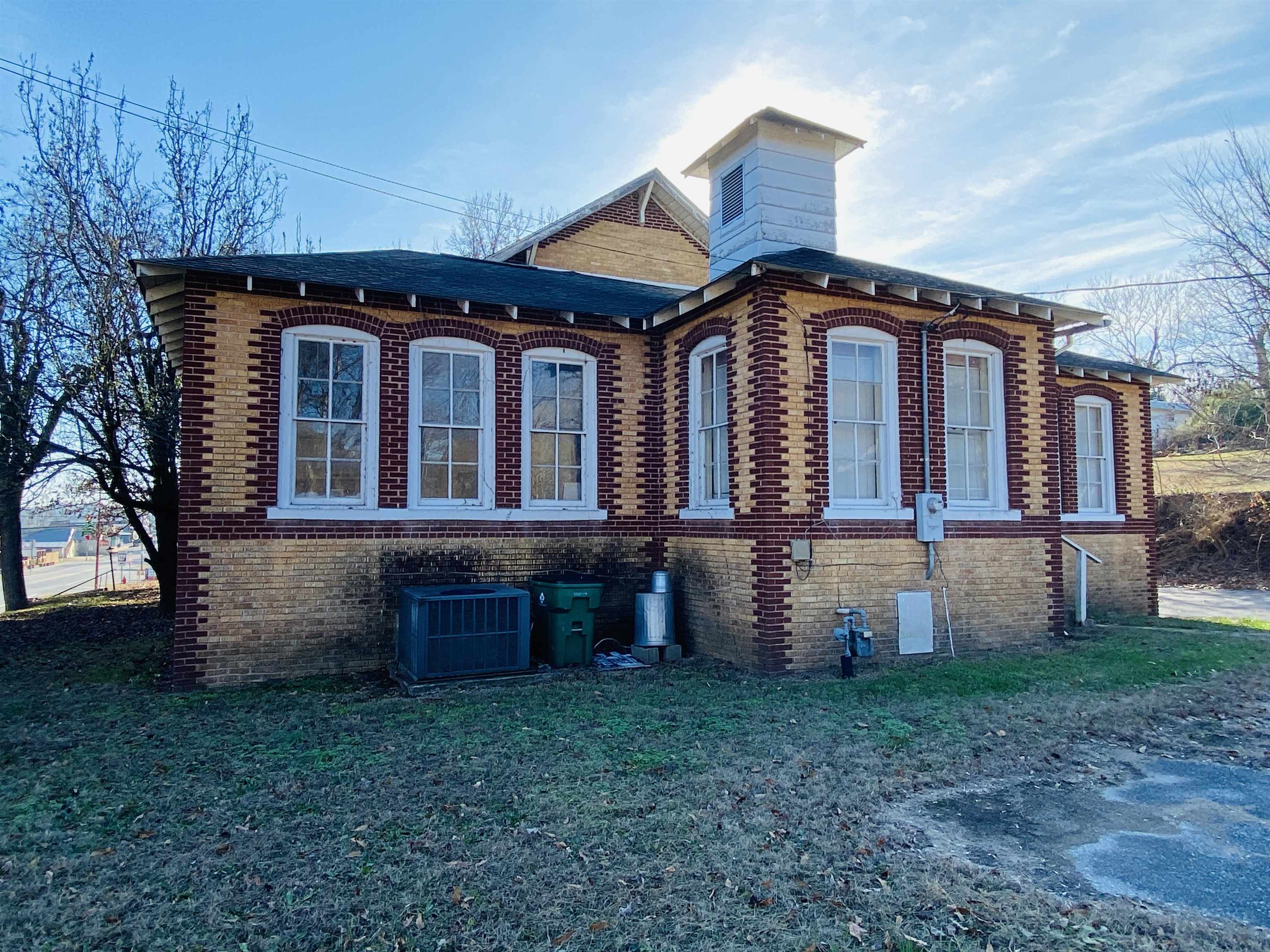 15 W First  Calico Rock, AR