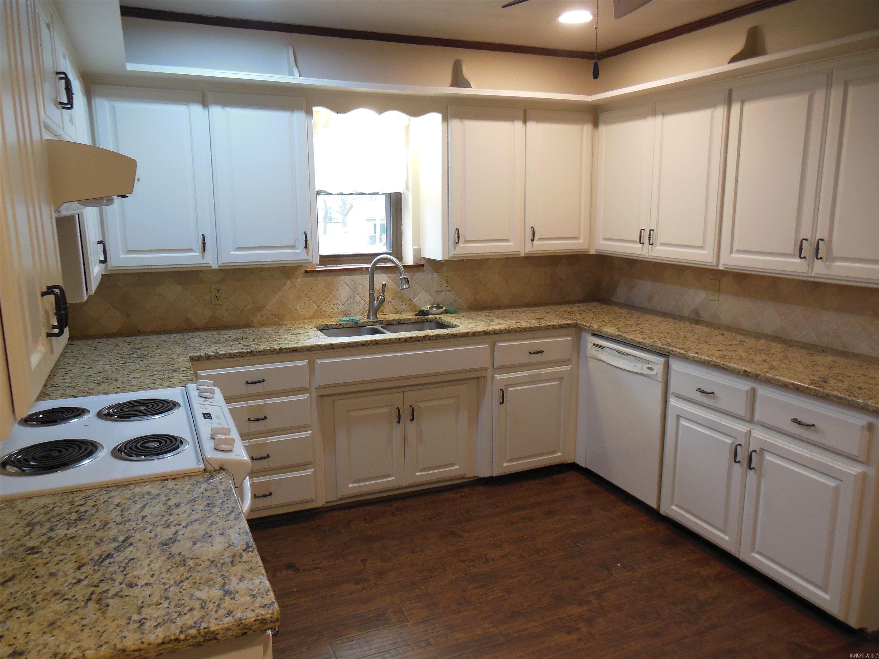 109 Circle R  Hot Springs, AR