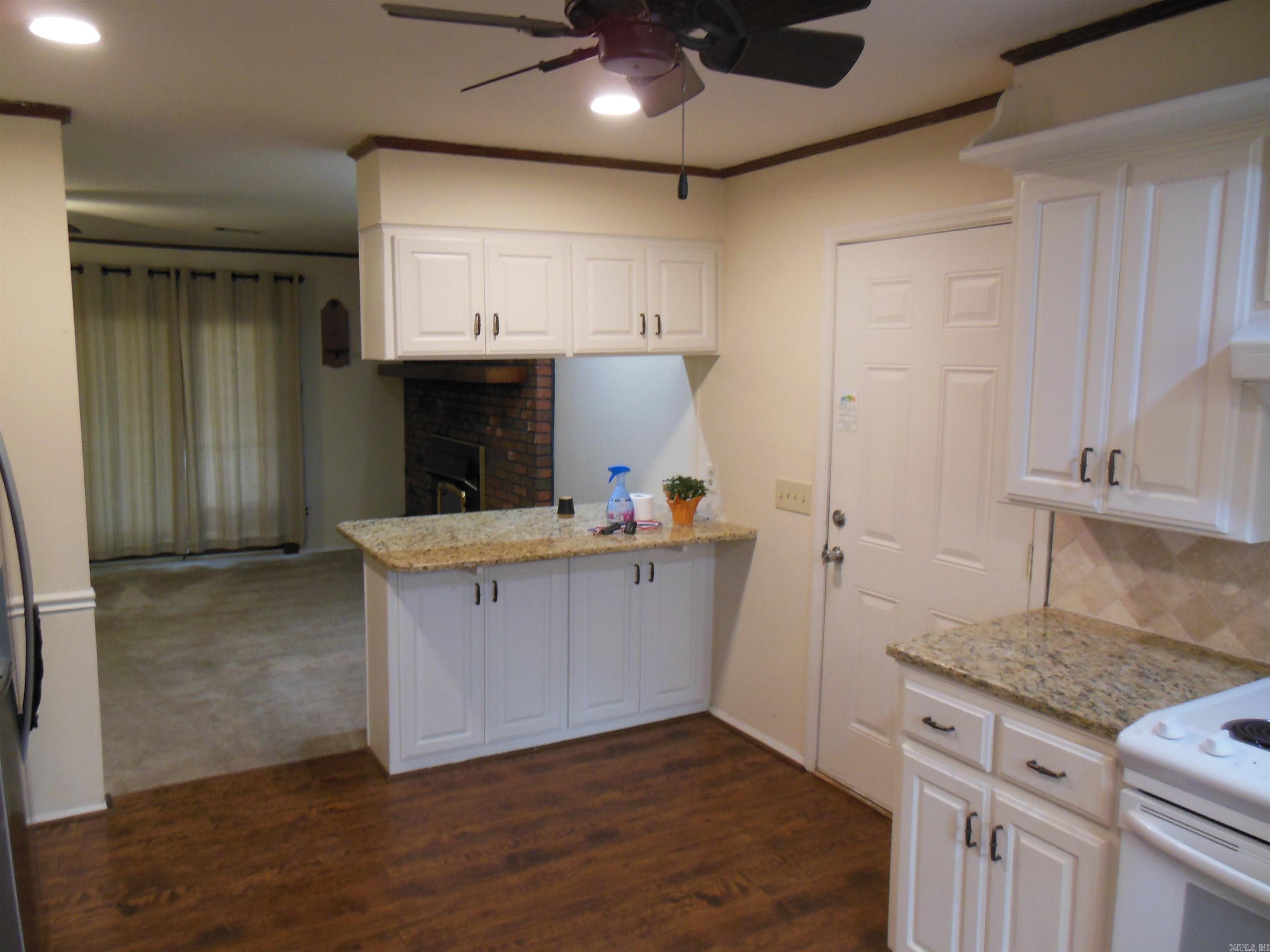 109 Circle R  Hot Springs, AR