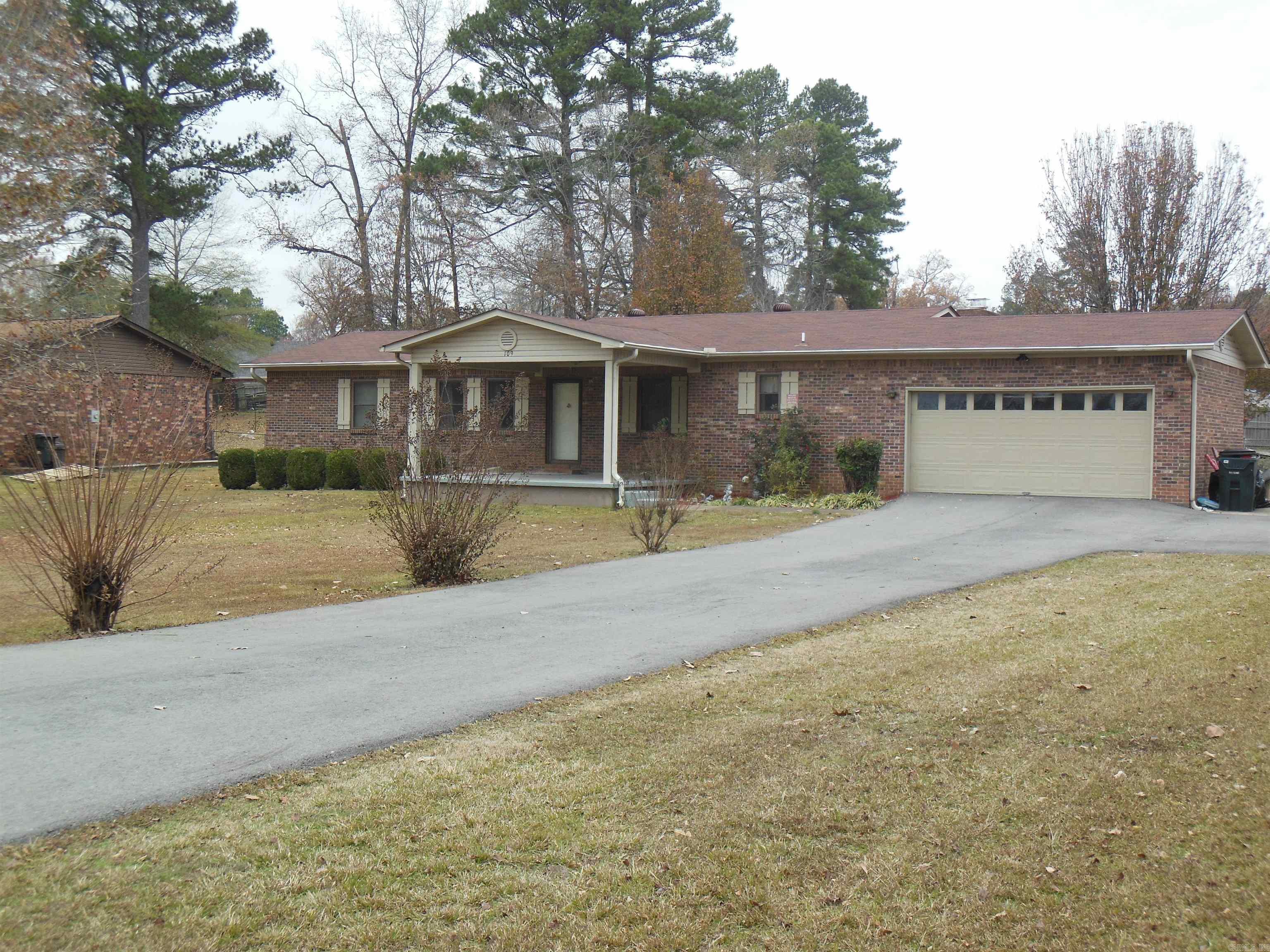 109 Circle R  Hot Springs, AR