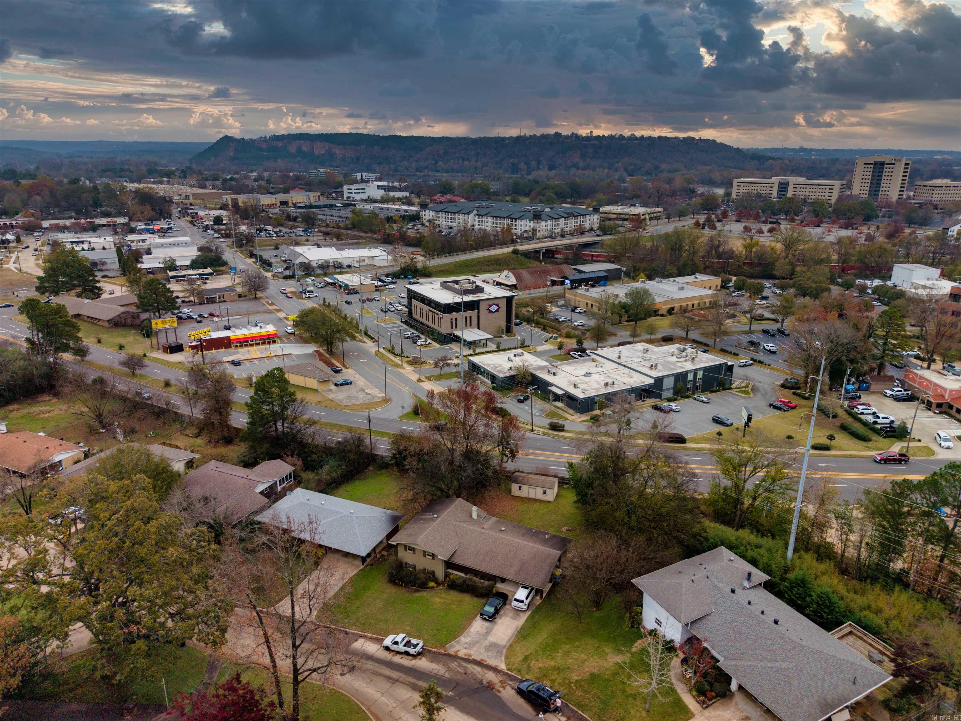 17 Oakwood Road Little Rock, AR 72202