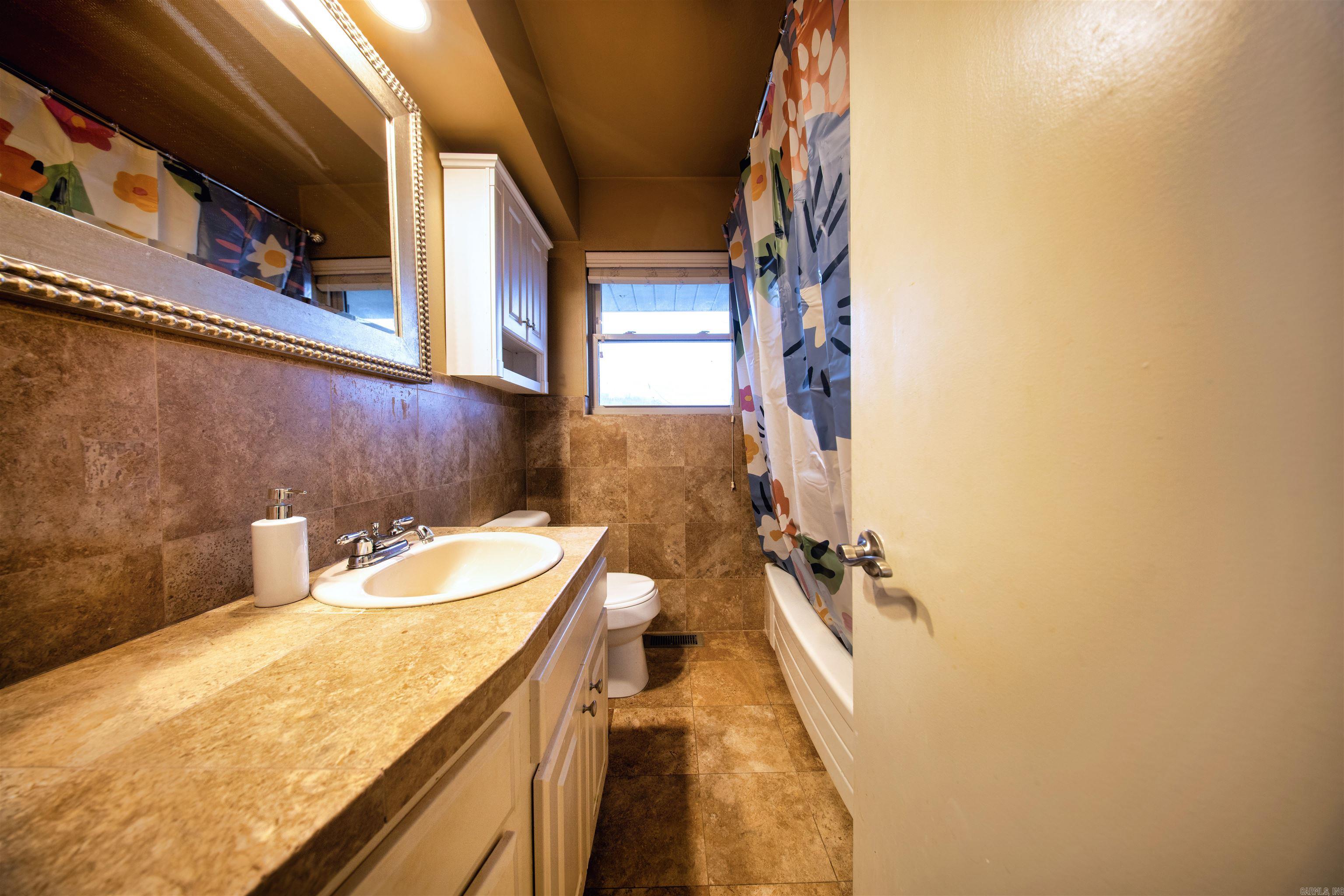 17 Oakwood Road Little Rock, AR 72202