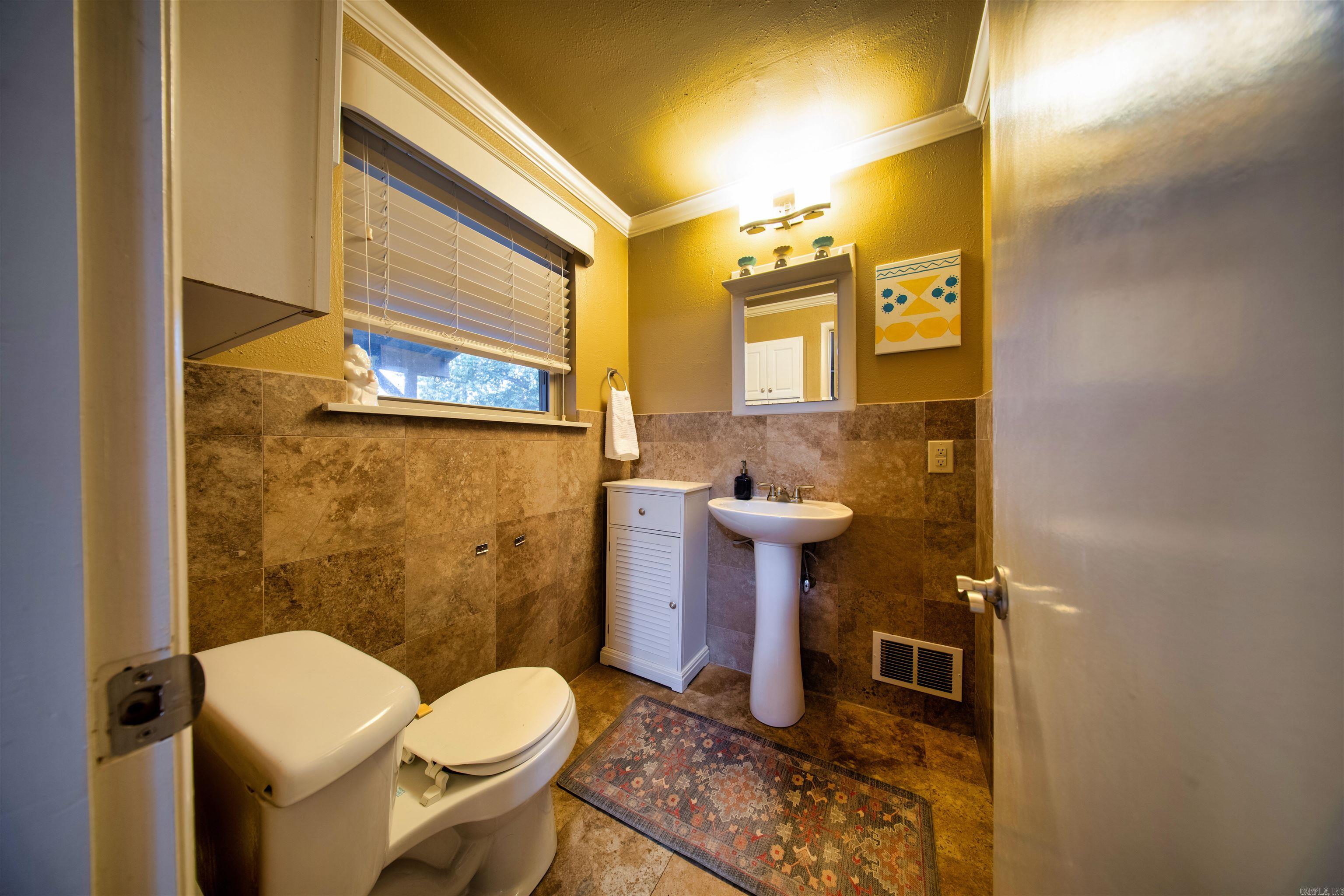 17 Oakwood Road Little Rock, AR 72202