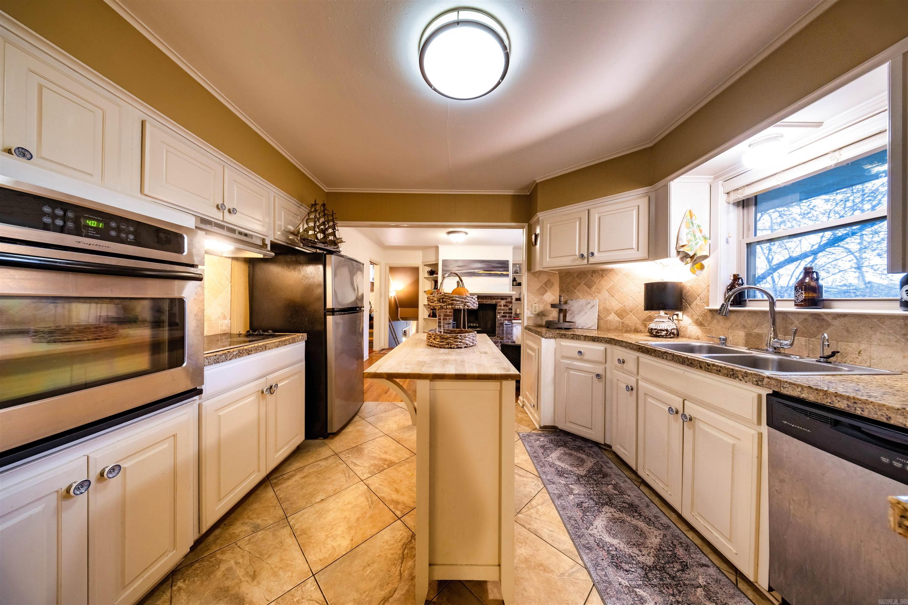 17 Oakwood Road Little Rock, AR 72202