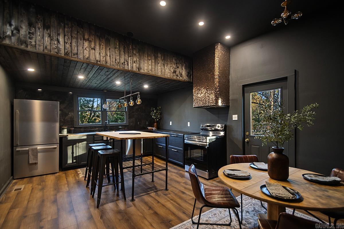 307 N 4th  Benton, AR