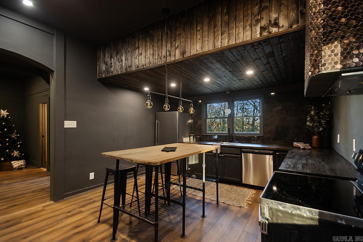 307 N 4th  Benton, AR