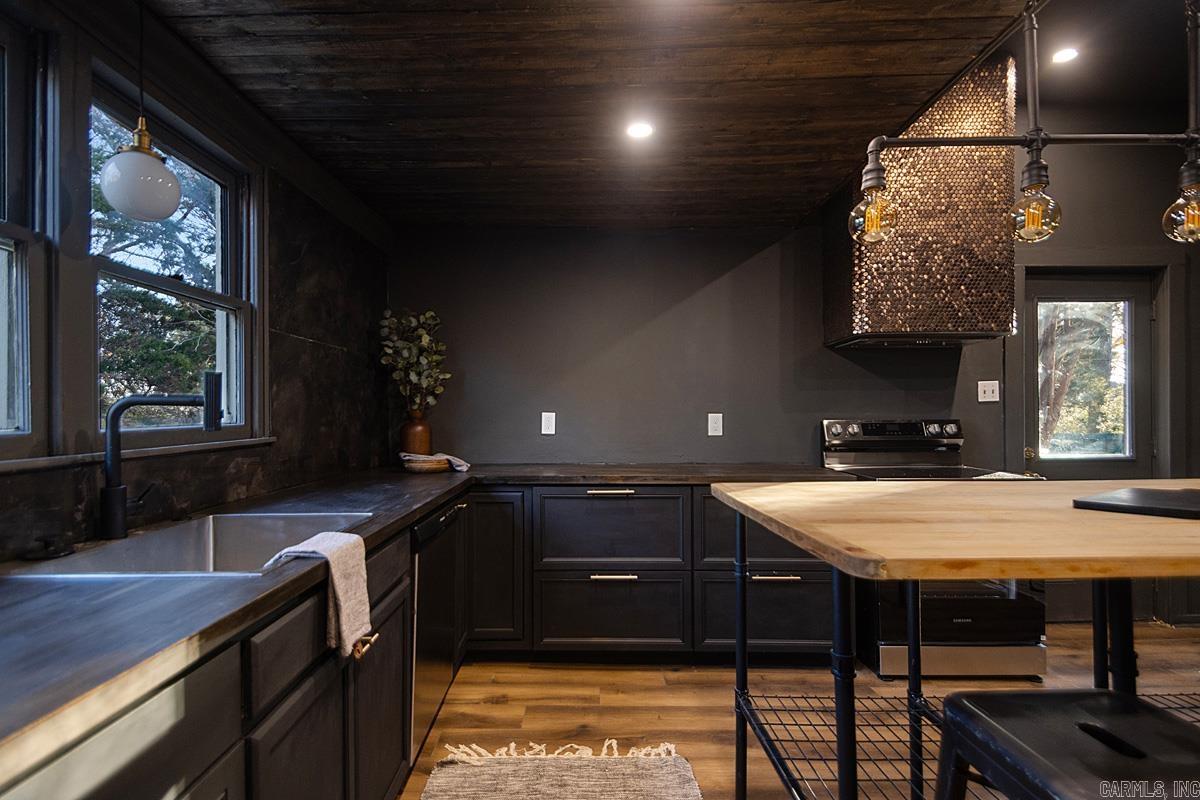 307 N 4th  Benton, AR