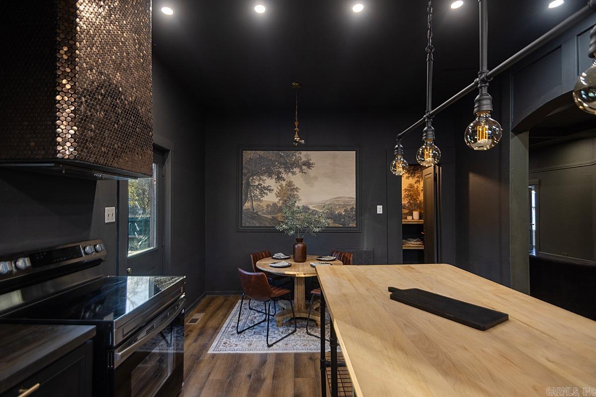 307 N 4th  Benton, AR