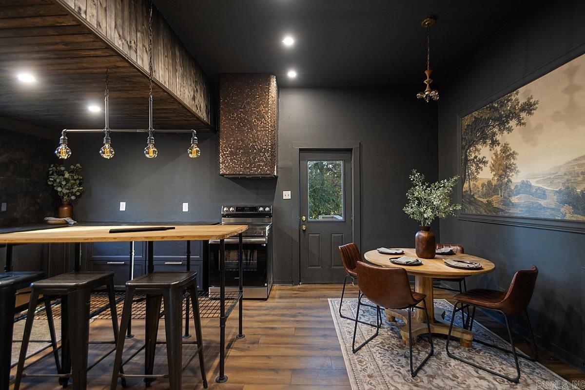 307 N 4th  Benton, AR