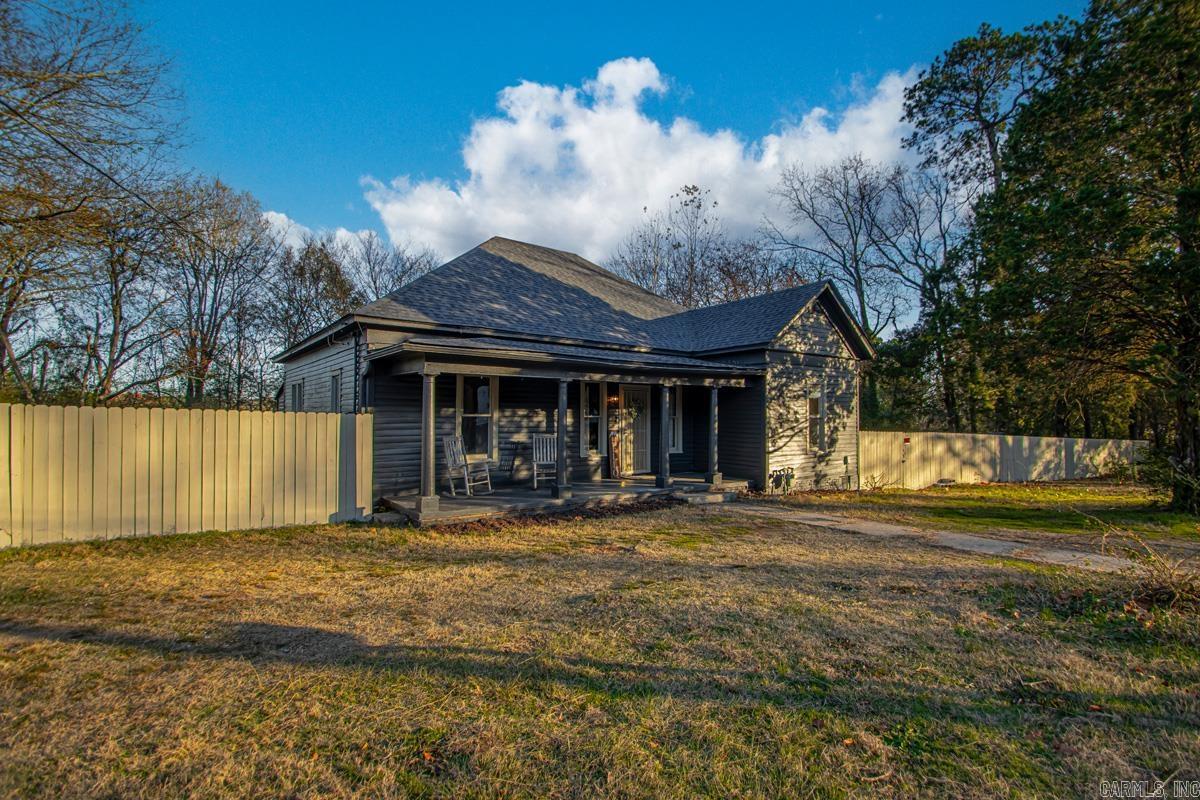 307 N 4th  Benton, AR