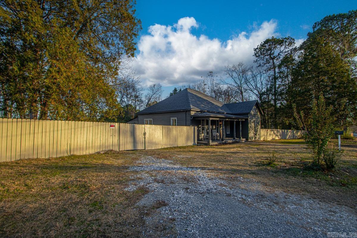 307 N 4th  Benton, AR