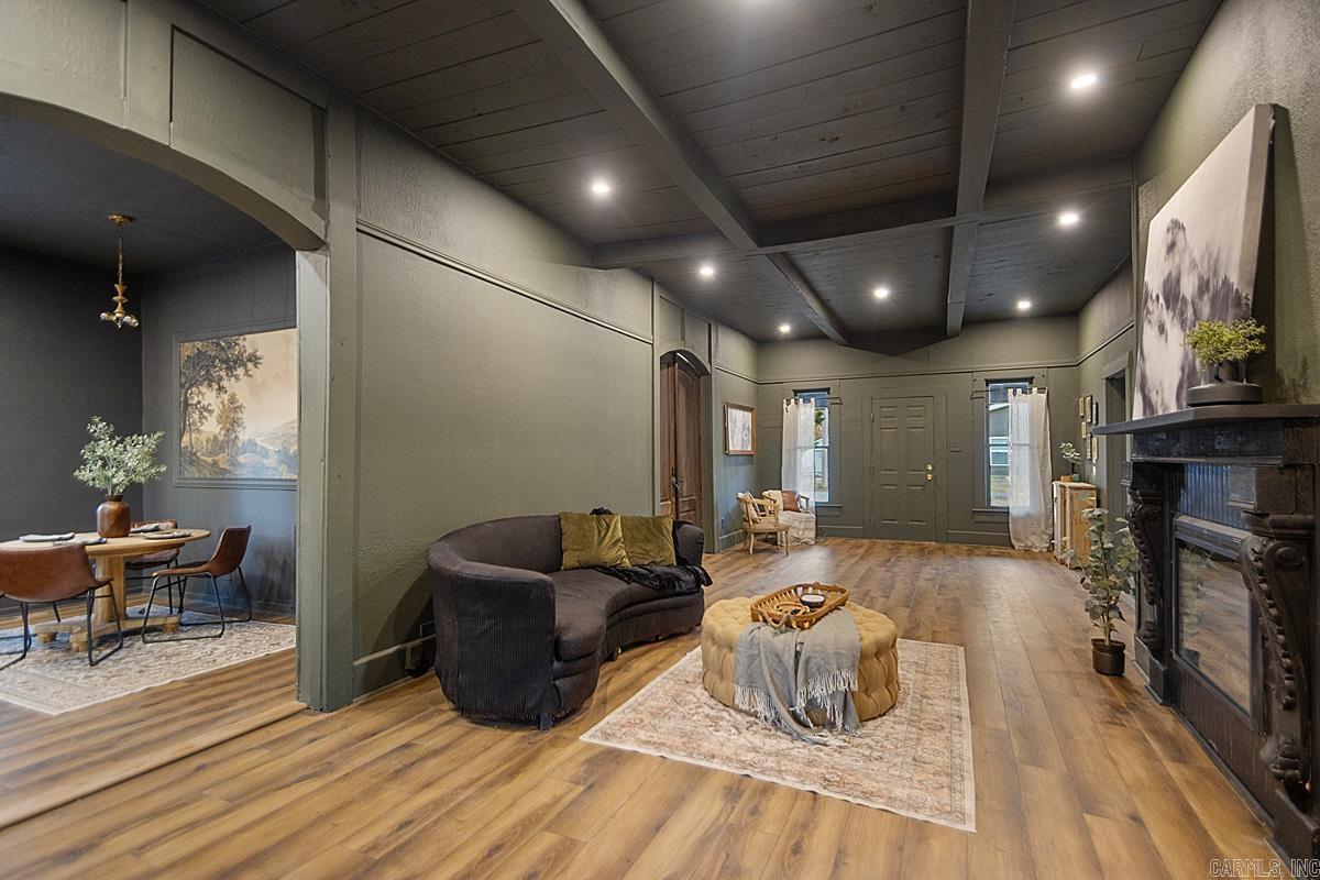 307 N 4th  Benton, AR