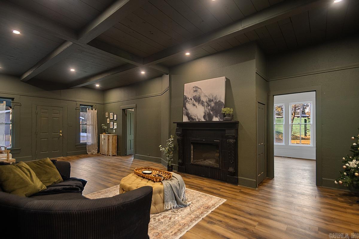 307 N 4th  Benton, AR